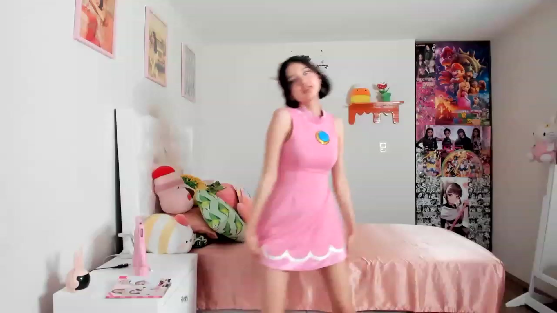 Gallery image thumbnail from Cherrycute666's myfreecams stream on, 04/15/2023, 07:17 image 6 of 20