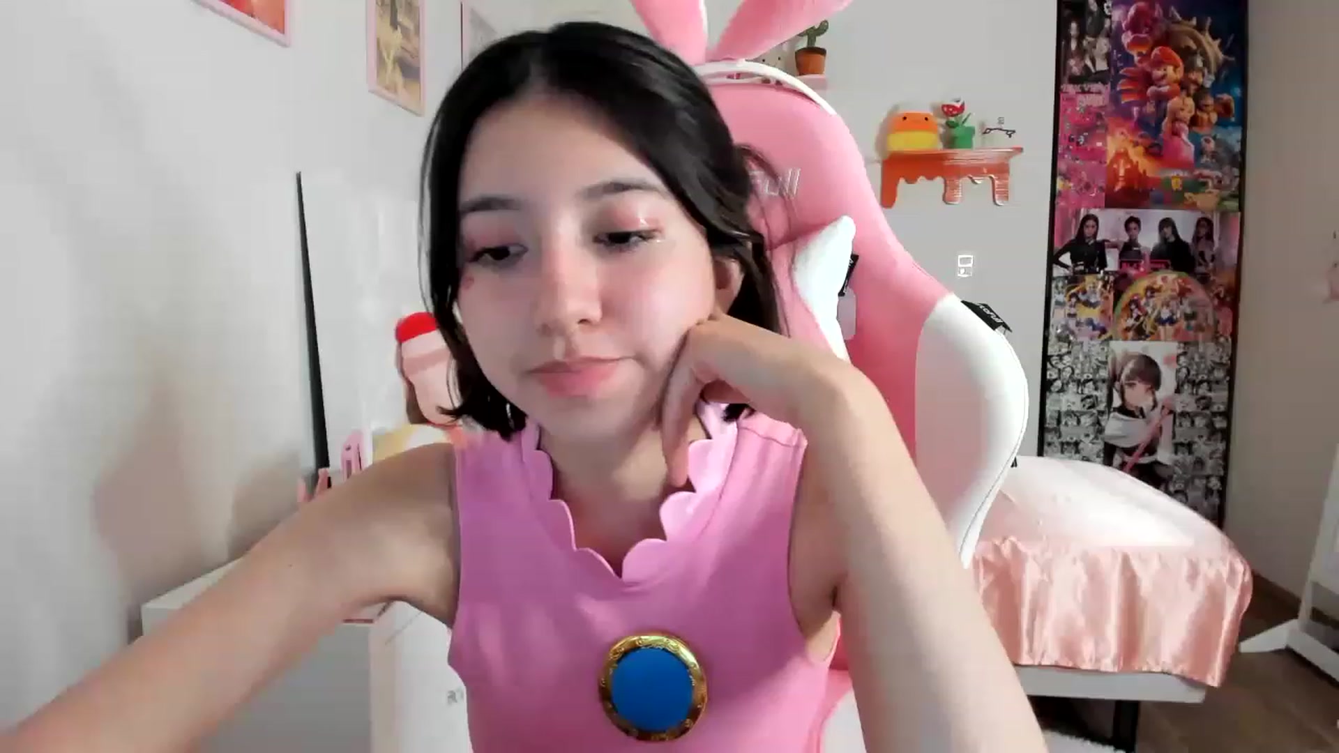 Gallery image thumbnail from Cherrycute666's myfreecams stream on, 04/15/2023, 08:31 image 7 of 20