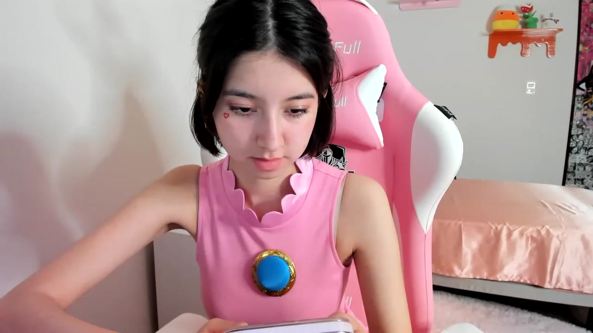 Gallery image thumbnail from Cherrycute666's myfreecams stream on, 04/15/2023, 08:31 image 19 of 20