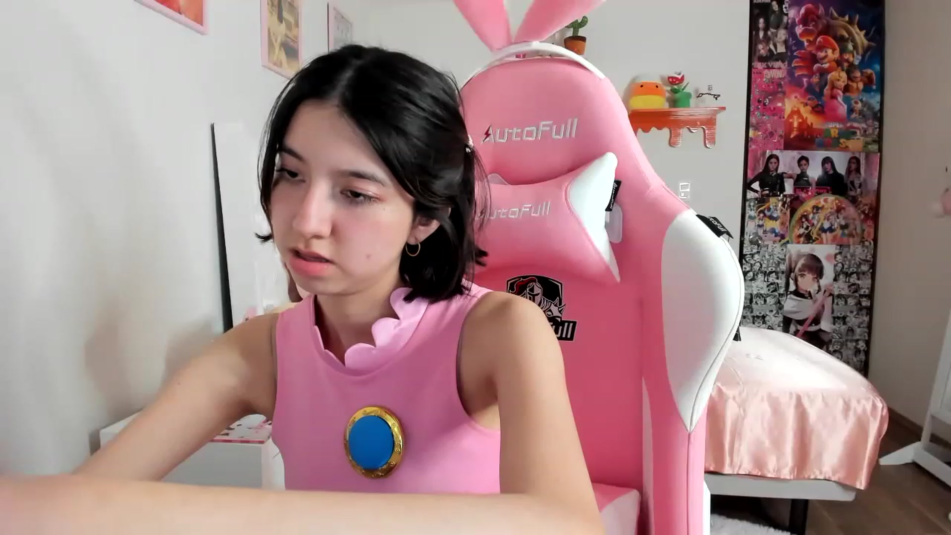 Gallery image thumbnail from Cherrycute666's myfreecams stream on, 04/15/2023, 08:31 image 6 of 20