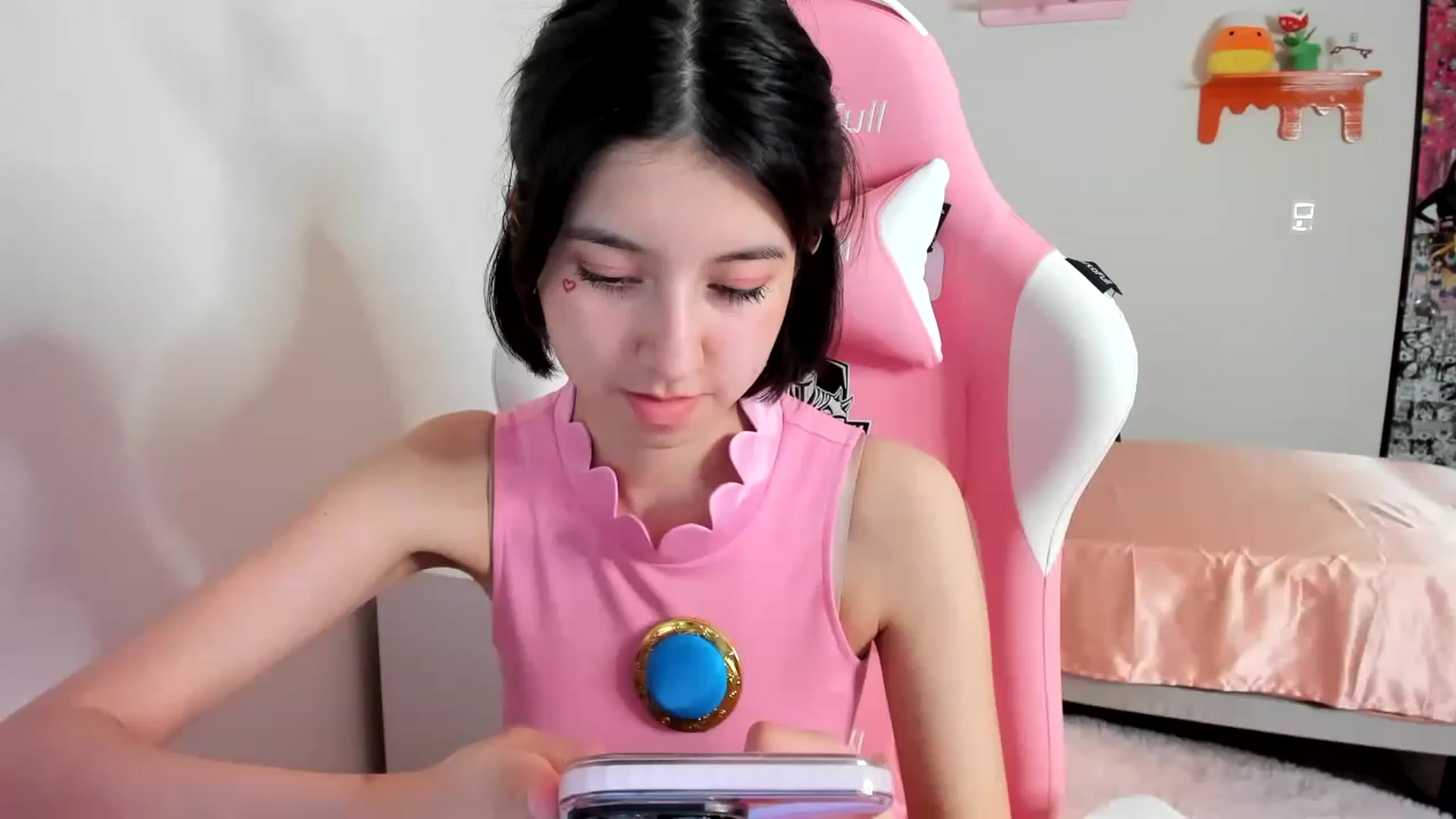 Gallery image thumbnail from Cherrycute666's myfreecams stream on, 04/15/2023, 08:31 image 20 of 20