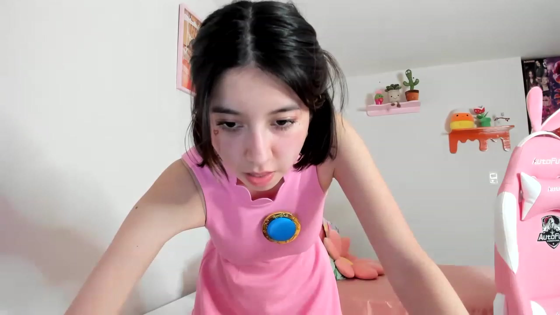 Gallery image thumbnail from Cherrycute666's myfreecams stream on, 04/15/2023, 08:31 image 2 of 20