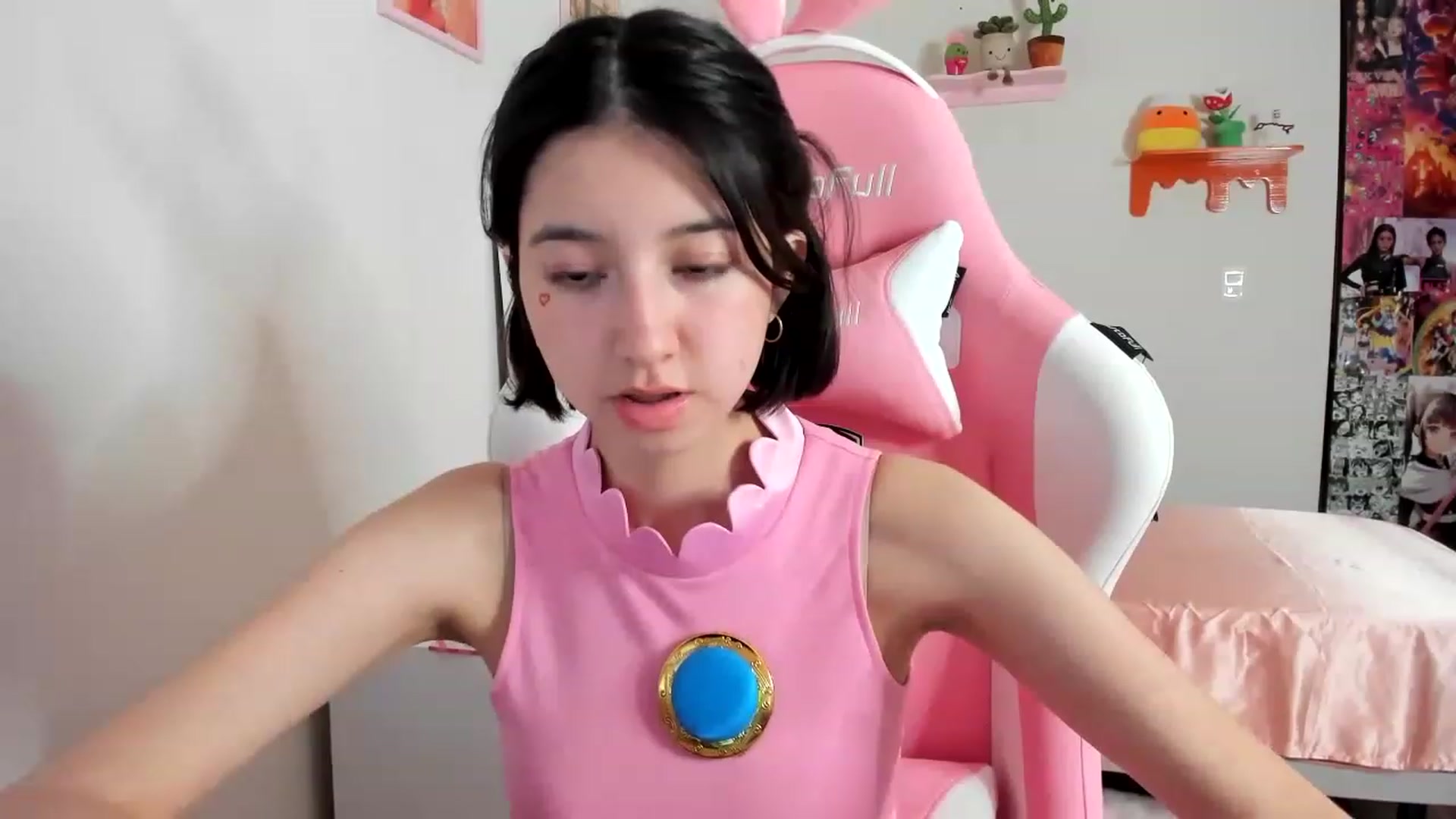 Gallery image thumbnail from Cherrycute666's myfreecams stream on, 04/15/2023, 08:31 image 9 of 20
