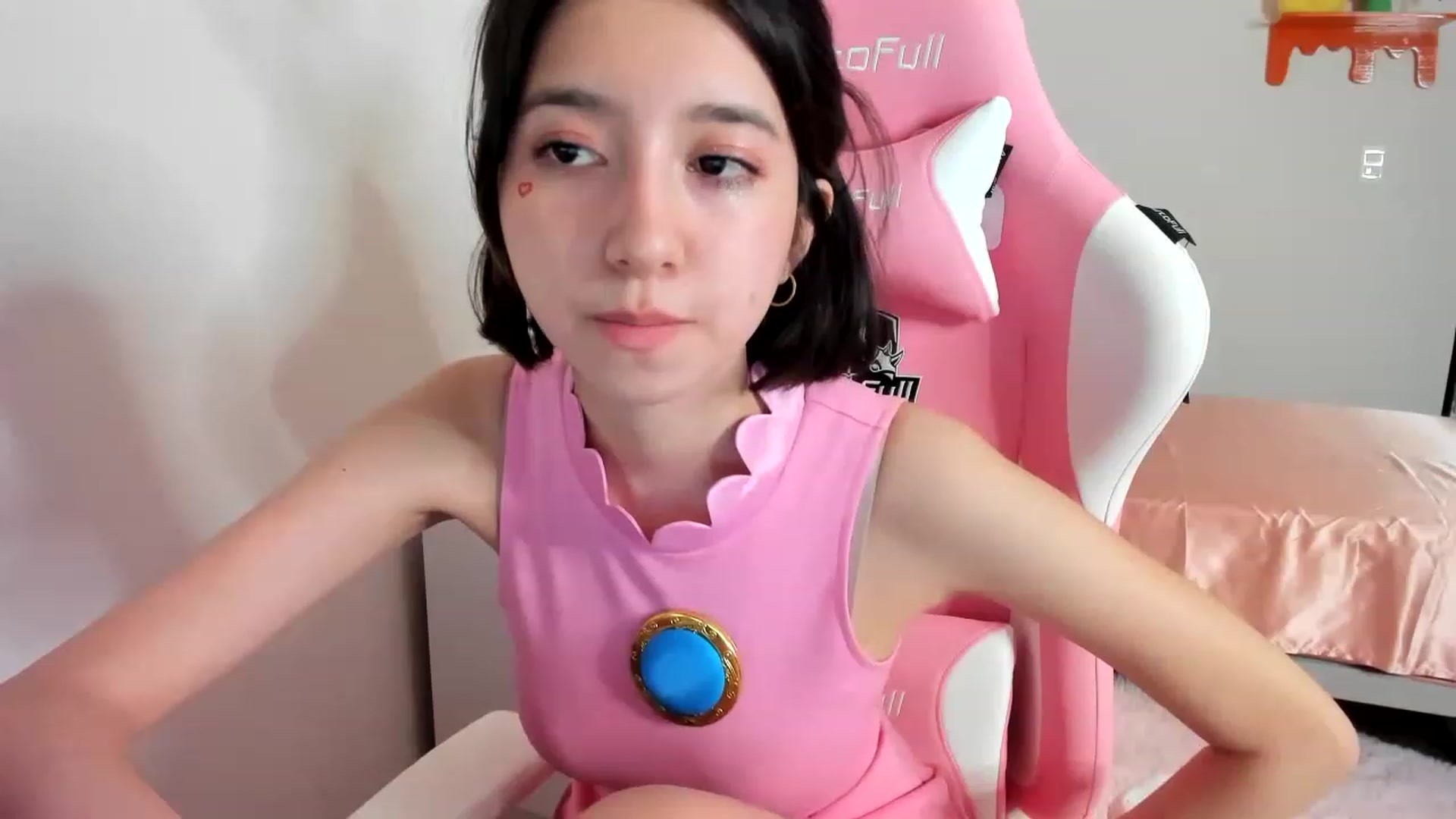 Gallery image thumbnail from Cherrycute666's myfreecams stream on, 04/15/2023, 08:31 image 18 of 20