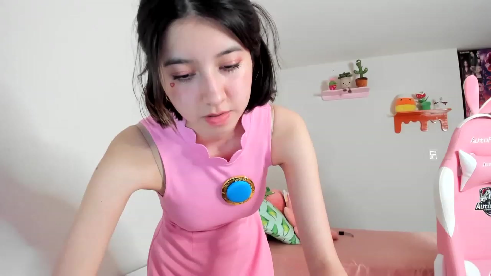 Gallery image thumbnail from Cherrycute666's myfreecams stream on, 04/15/2023, 08:31 image 1 of 20
