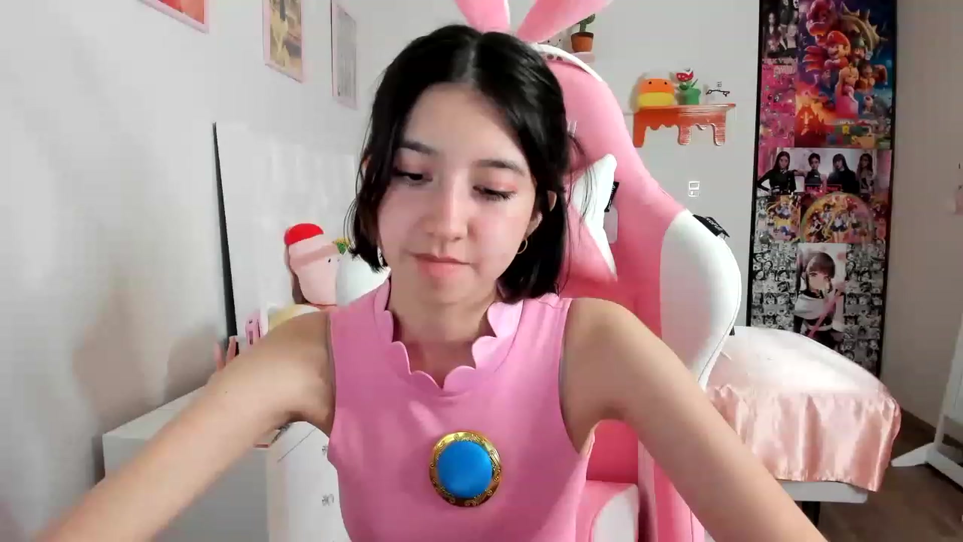 Gallery image thumbnail from Cherrycute666's myfreecams stream on, 04/15/2023, 08:31 image 5 of 20