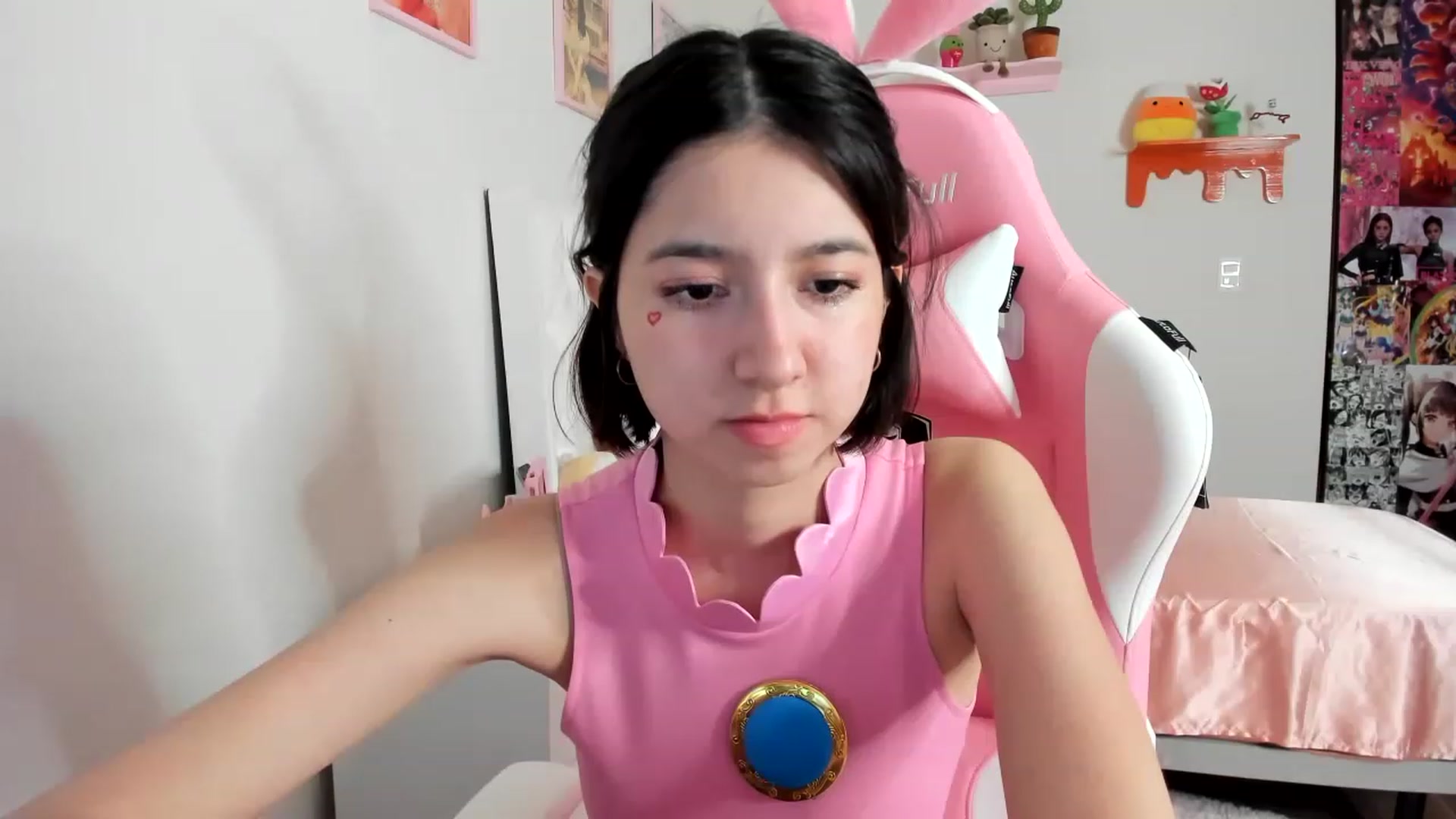 Gallery image thumbnail from Cherrycute666's myfreecams stream on, 04/15/2023, 08:31 image 11 of 20