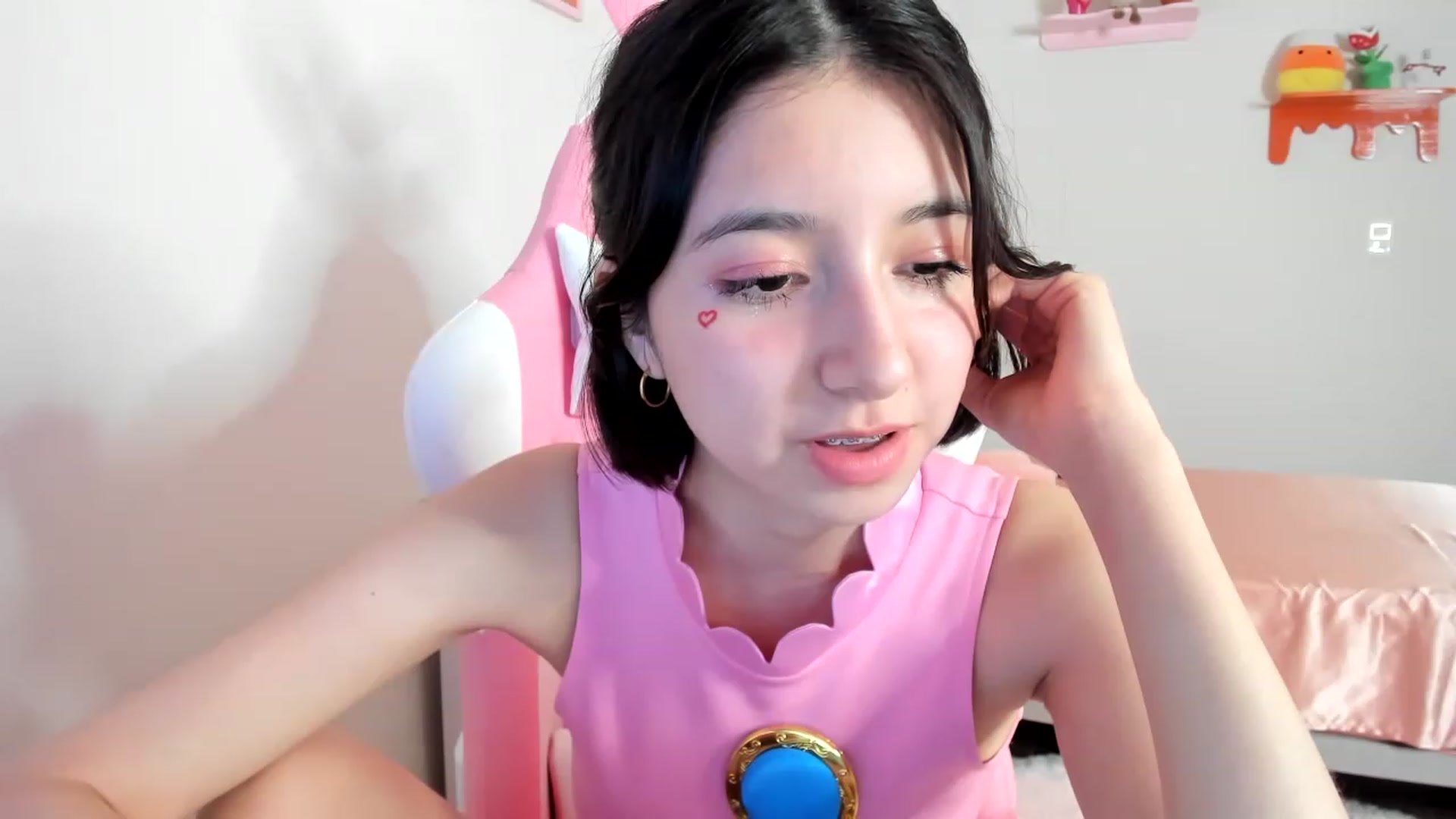 Gallery image thumbnail from Cherrycute666's myfreecams stream on, 04/15/2023, 10:42 image 7 of 20