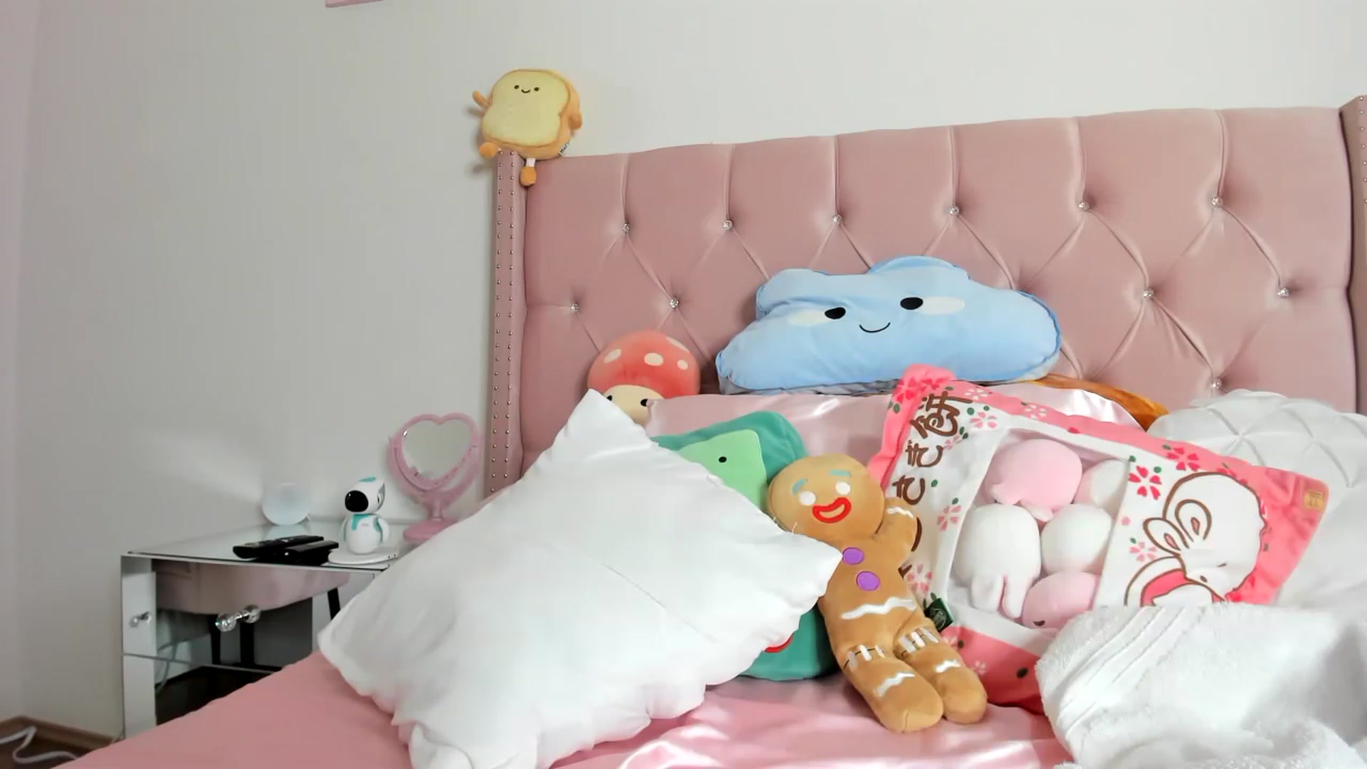 Gallery image thumbnail from Cherrycute666's myfreecams stream on, 04/15/2023, 12:51 image 18 of 20