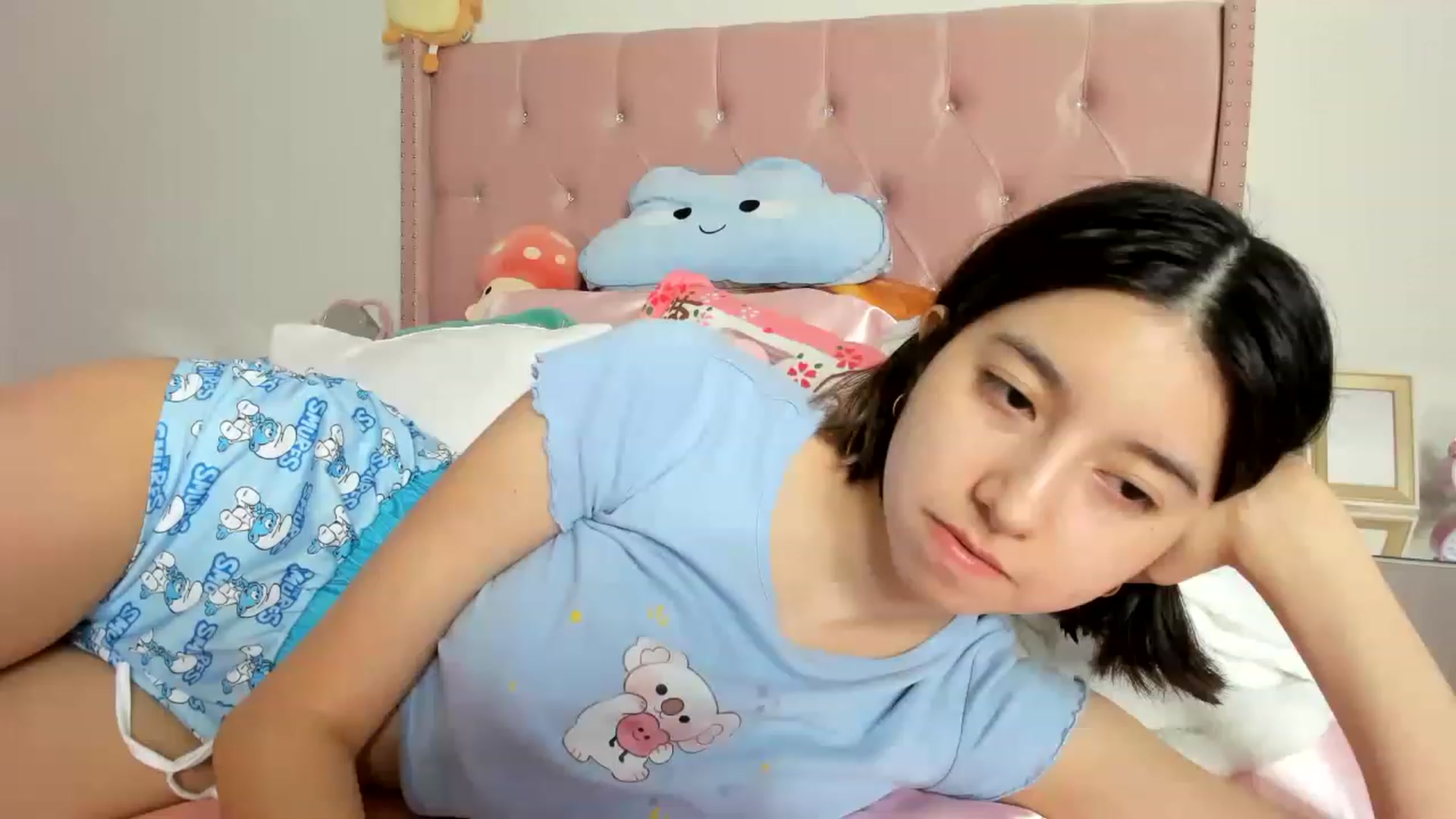 Gallery image thumbnail from Cherrycute666's myfreecams stream on, 04/15/2023, 13:09 image 6 of 20