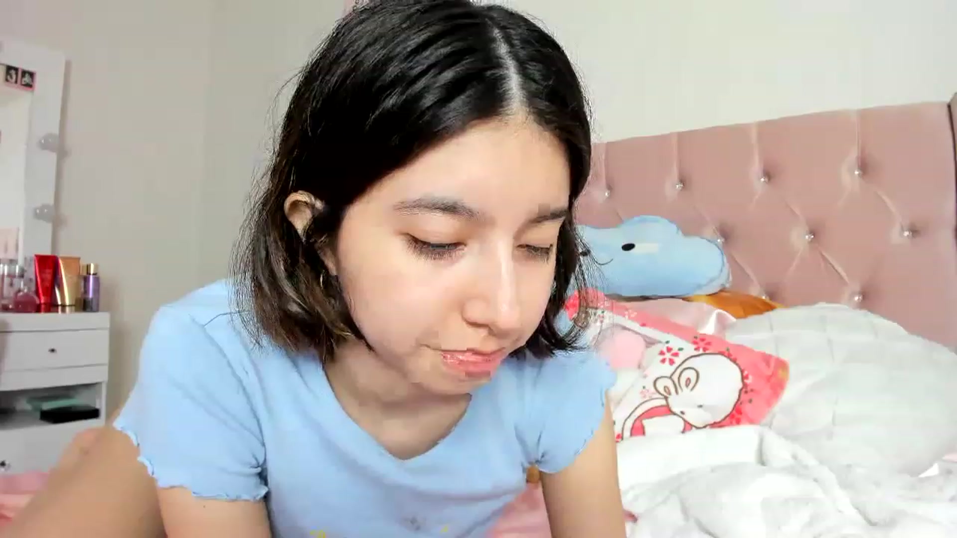 Gallery image thumbnail from Cherrycute666's myfreecams stream on, 04/15/2023, 13:09 image 15 of 20