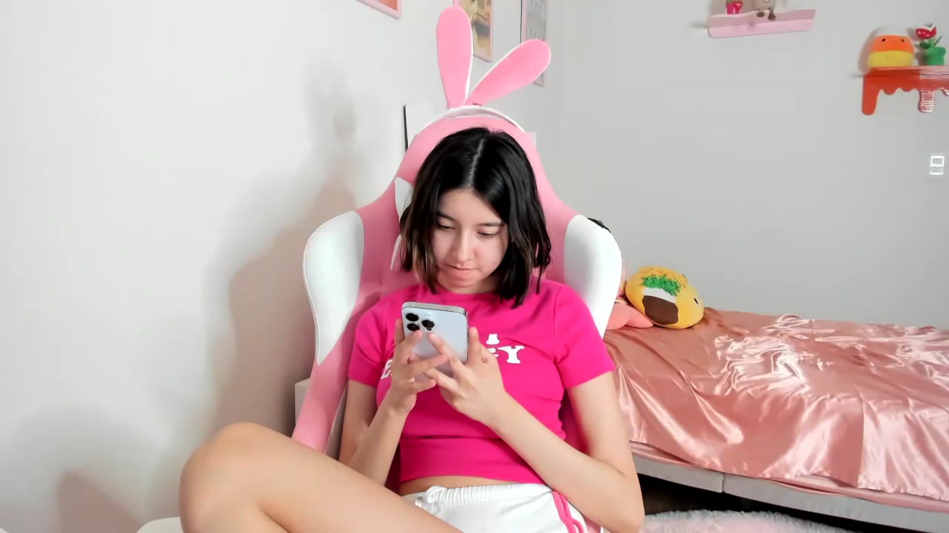 Gallery image thumbnail from Cherrycute666's myfreecams stream on, 04/16/2023, 03:22 image 16 of 20