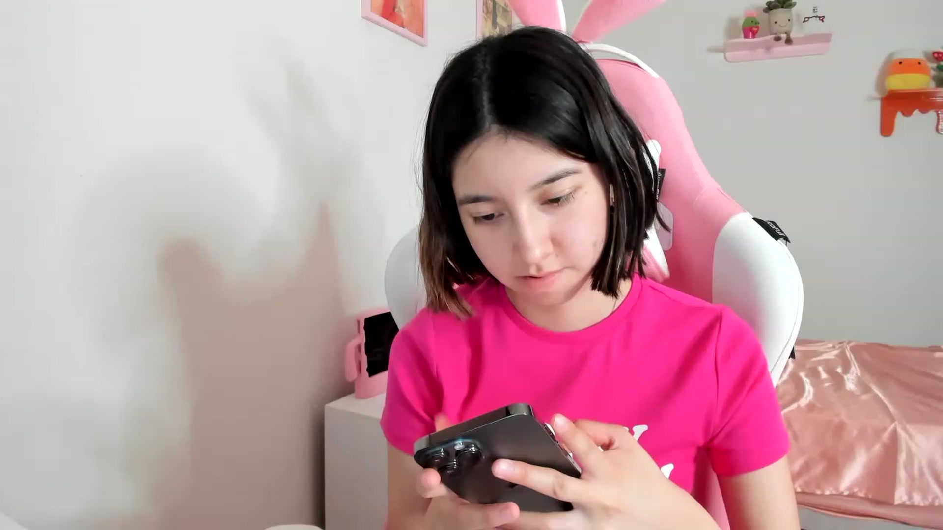 Gallery image thumbnail from Cherrycute666's myfreecams stream on, 04/16/2023, 08:25 image 18 of 20
