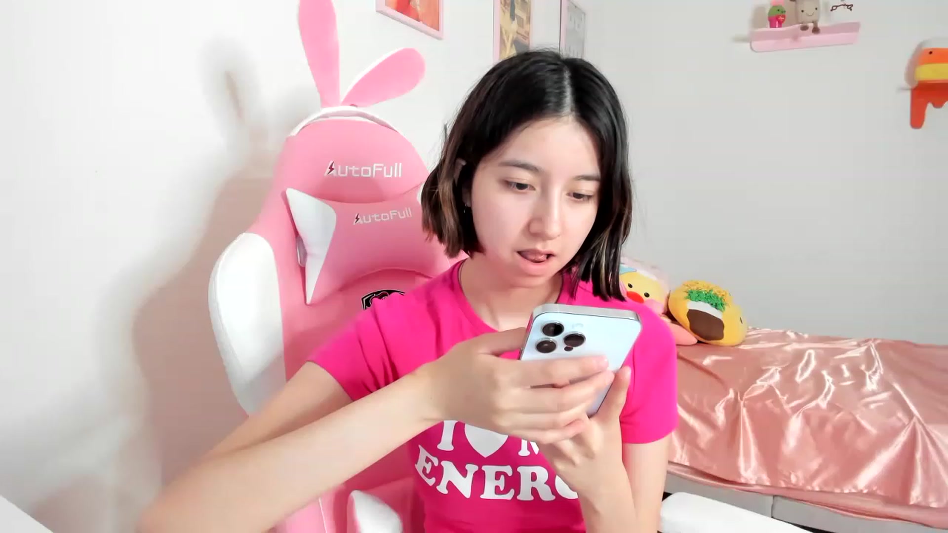 Gallery image thumbnail from Cherrycute666's myfreecams stream on, 04/16/2023, 08:25 image 8 of 20