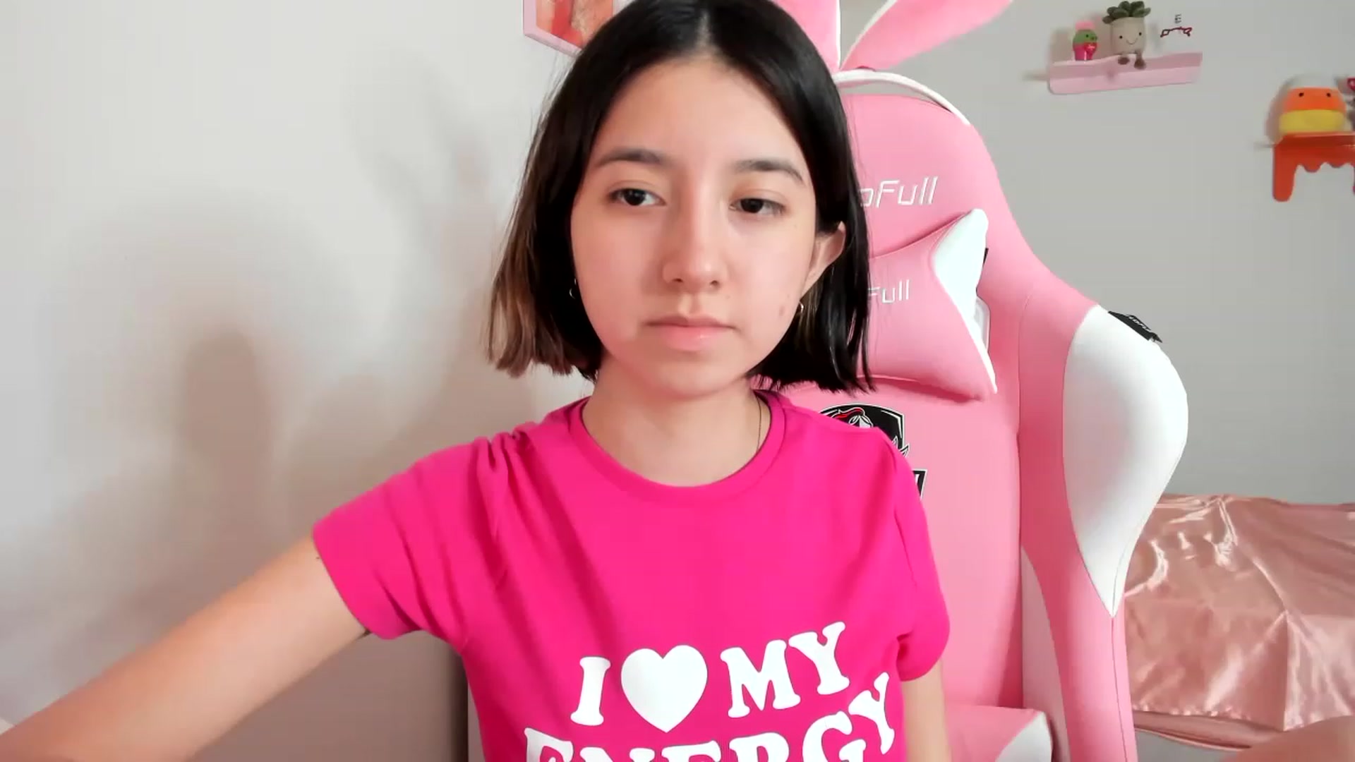 Gallery image thumbnail from Cherrycute666's myfreecams stream on, 04/16/2023, 08:25 image 17 of 20