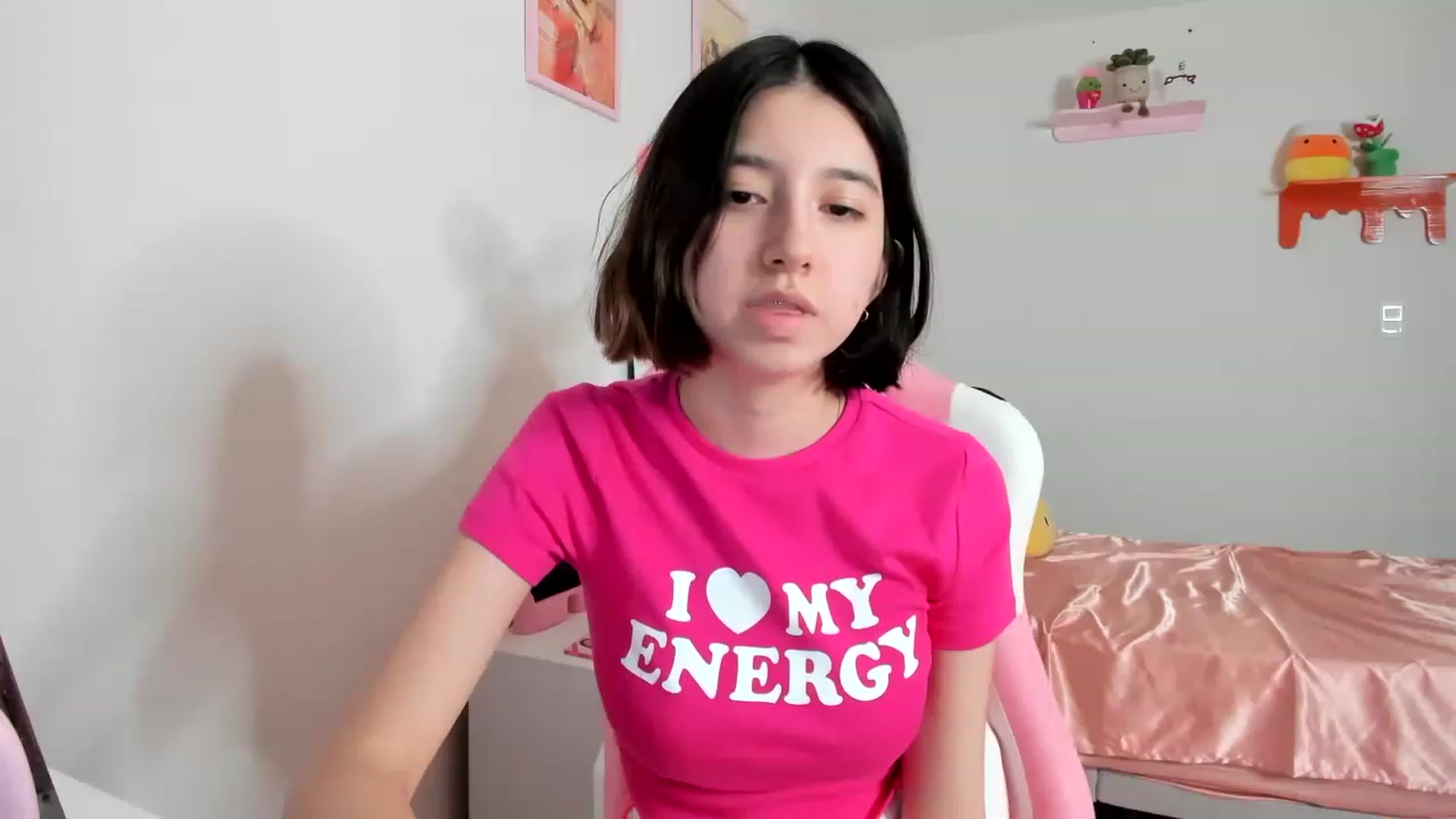 Gallery image thumbnail from Cherrycute666's myfreecams stream on, 04/16/2023, 10:07 image 18 of 20