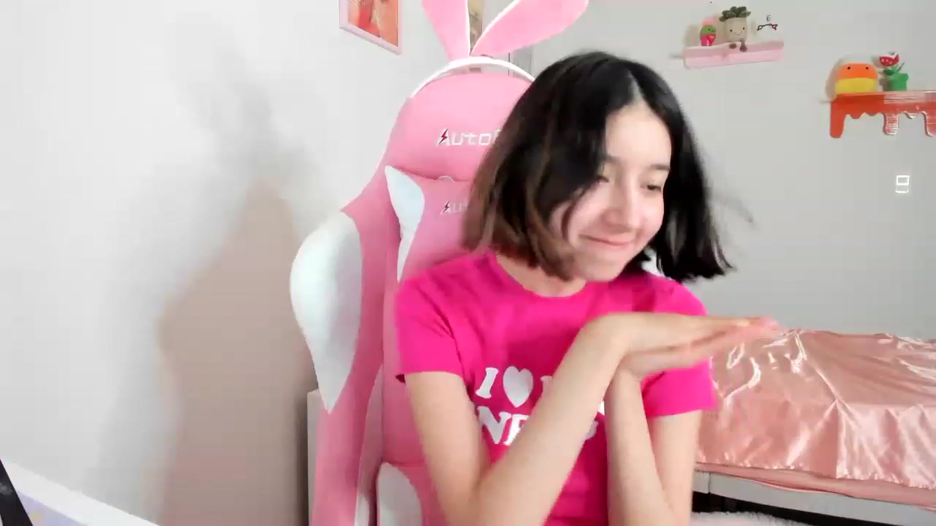 Gallery image thumbnail from Cherrycute666's myfreecams stream on, 04/16/2023, 10:07 image 10 of 20