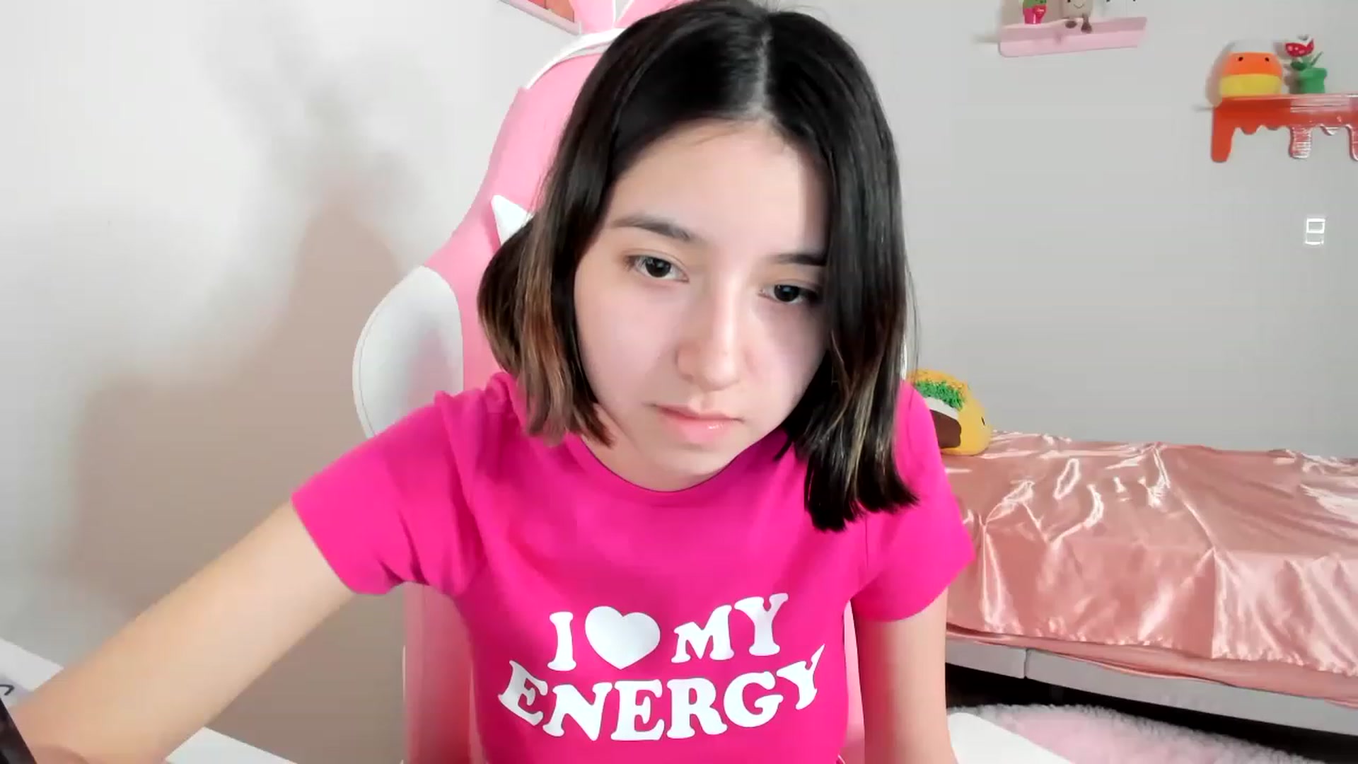 Gallery image thumbnail from Cherrycute666's myfreecams stream on, 04/16/2023, 10:07 image 7 of 20