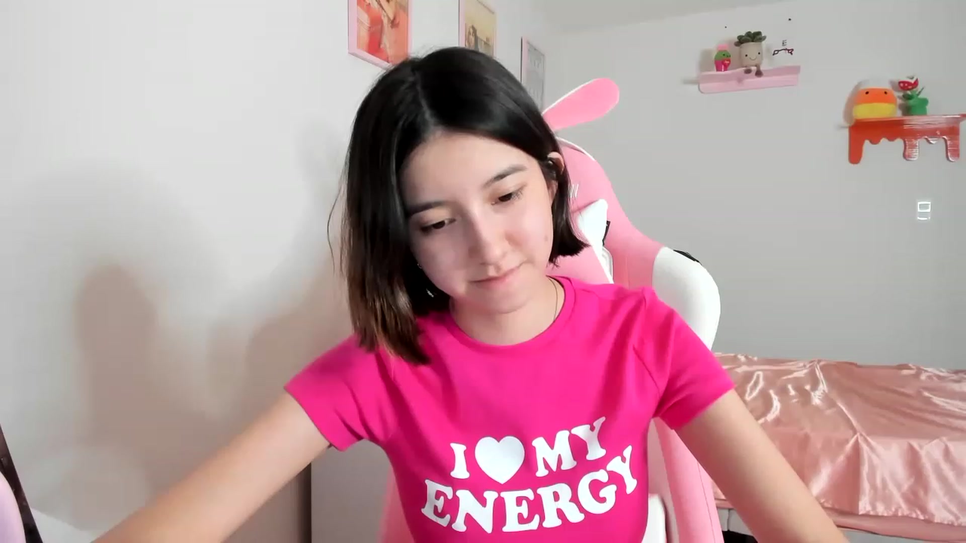 Gallery image thumbnail from Cherrycute666's myfreecams stream on, 04/16/2023, 10:07 image 19 of 20