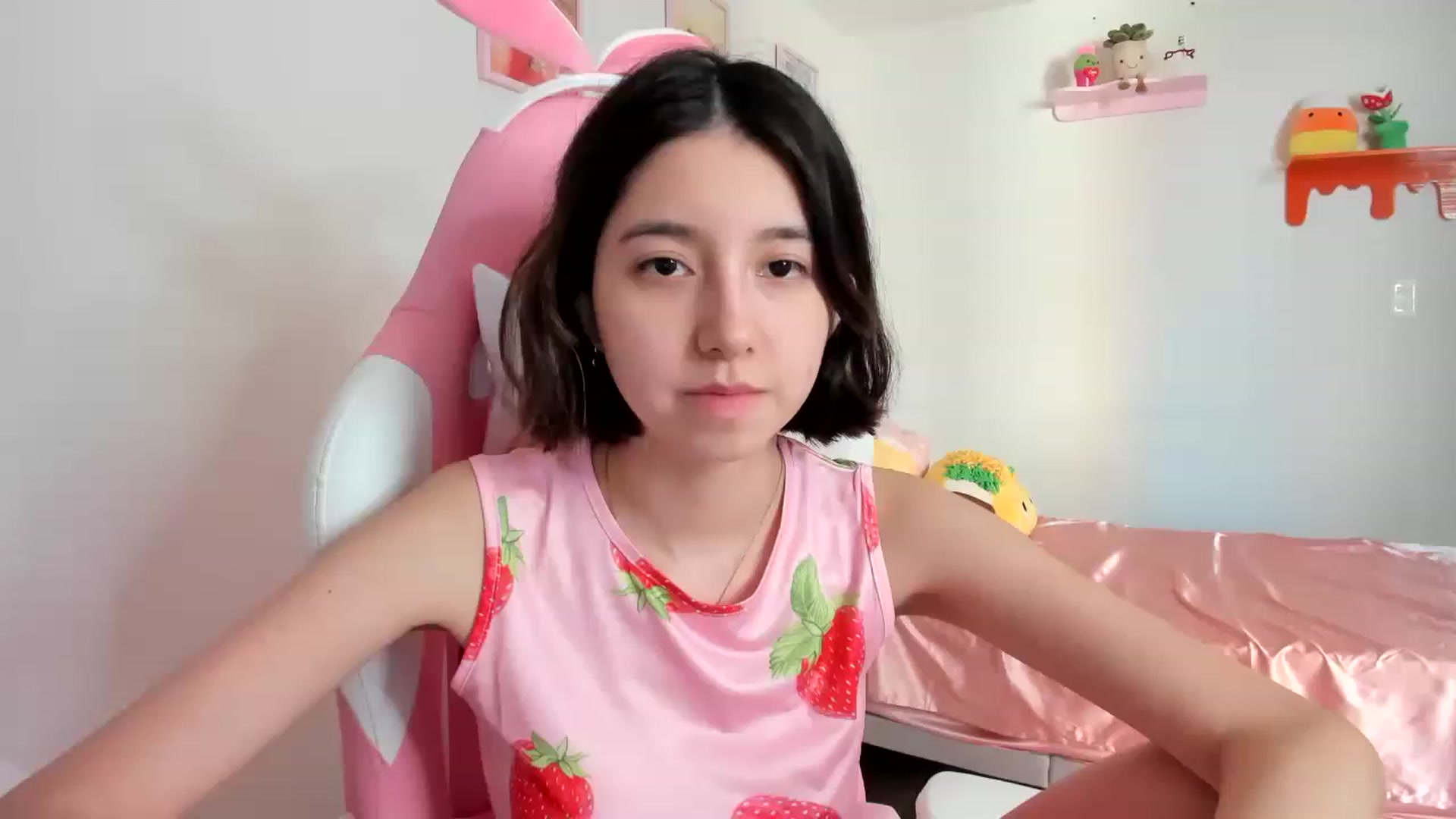 Gallery image thumbnail from Cherrycute666's myfreecams stream on, 04/16/2023, 13:31 image 20 of 20