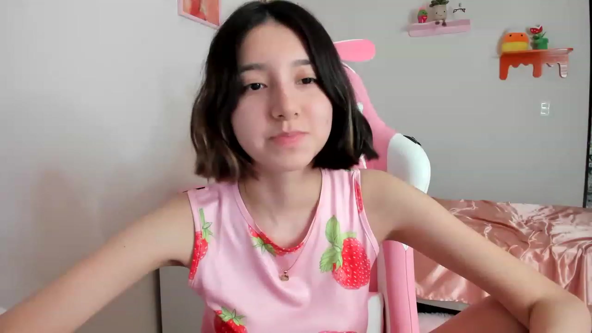 Gallery image thumbnail from Cherrycute666's myfreecams stream on, 04/16/2023, 14:42 image 8 of 20