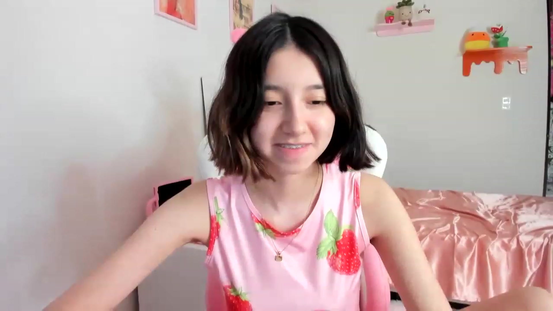 Gallery image thumbnail from Cherrycute666's myfreecams stream on, 04/16/2023, 14:42 image 16 of 20