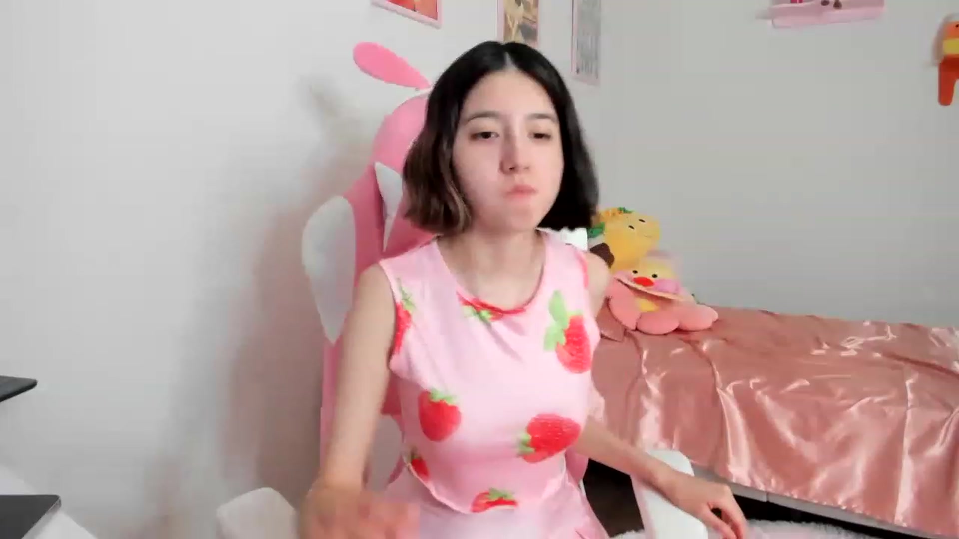 Gallery image thumbnail from Cherrycute666's myfreecams stream on, 04/16/2023, 15:17 image 8 of 20