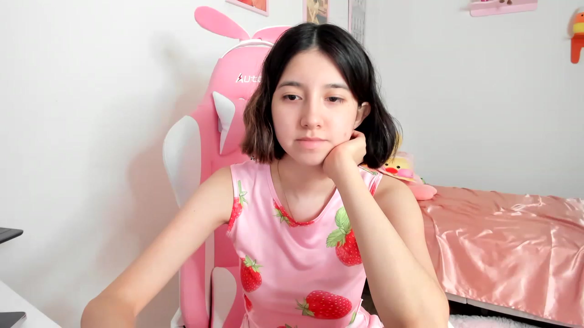 Gallery image thumbnail from Cherrycute666's myfreecams stream on, 04/16/2023, 15:17 image 18 of 20