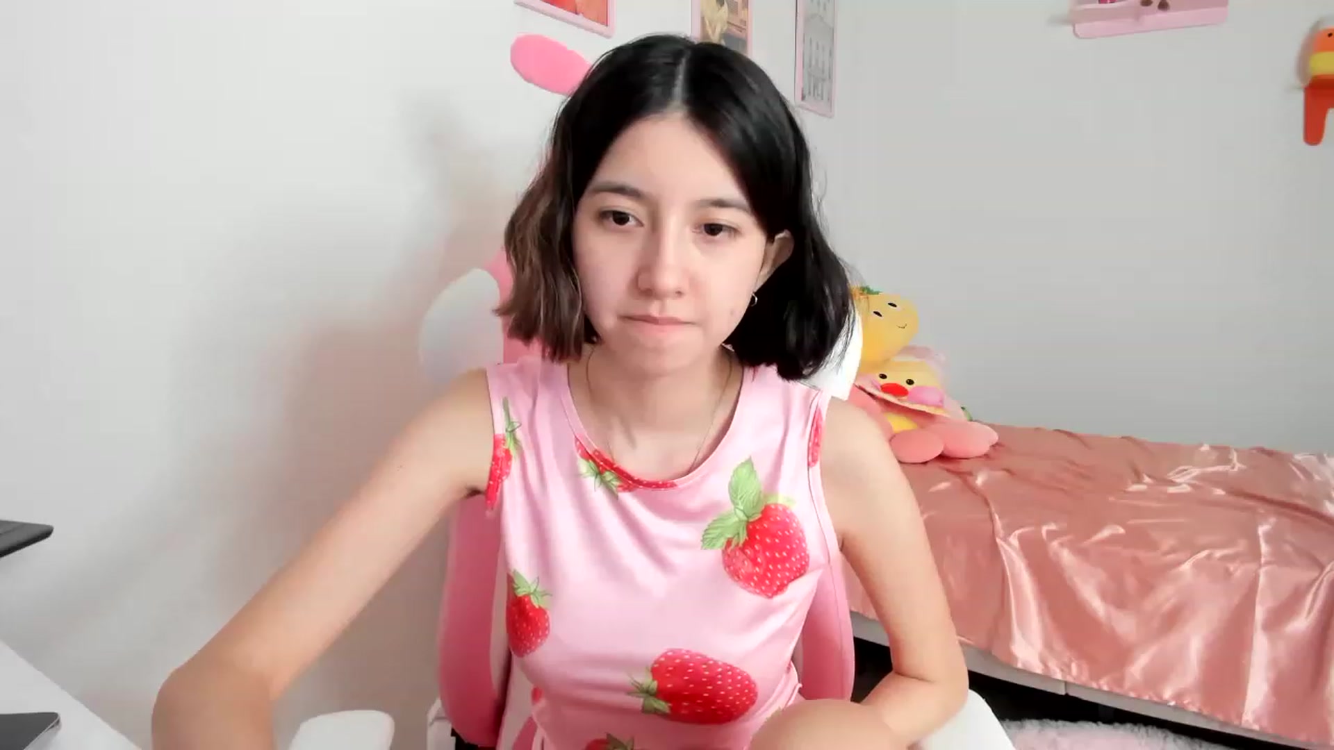 Gallery image thumbnail from Cherrycute666's myfreecams stream on, 04/16/2023, 15:17 image 17 of 20