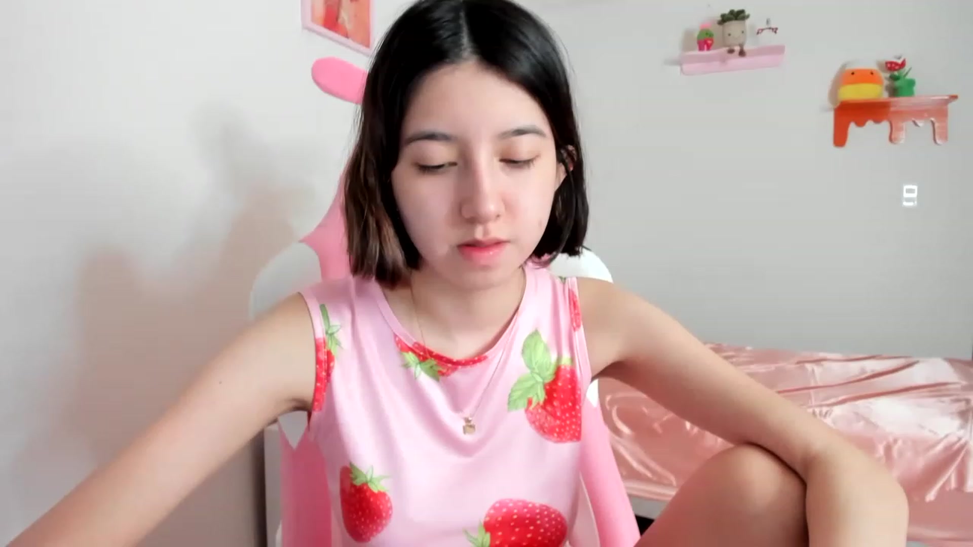 Gallery image thumbnail from Cherrycute666's myfreecams stream on, 04/16/2023, 23:10 image 9 of 20