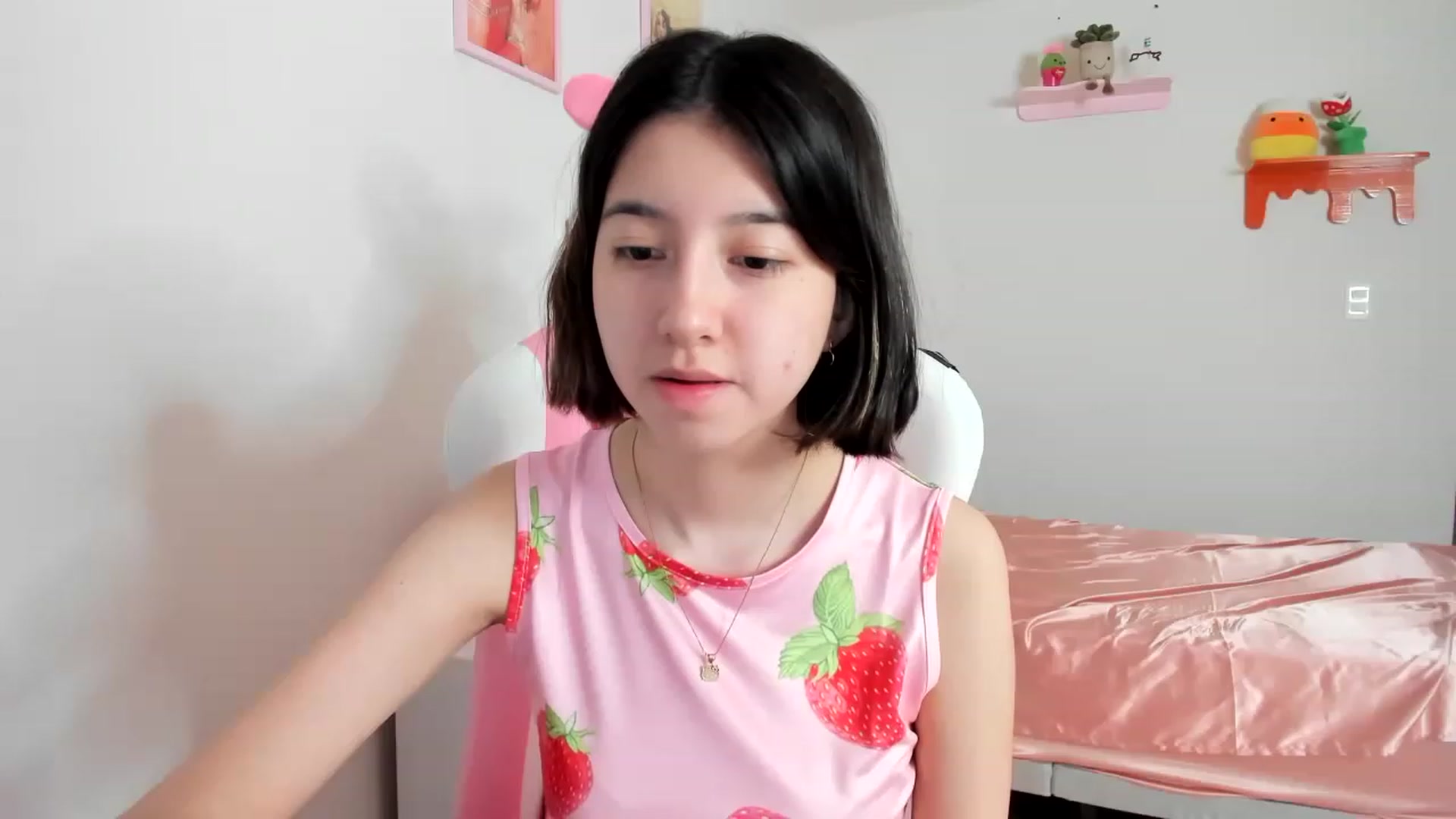 Gallery image thumbnail from Cherrycute666's myfreecams stream on, 04/16/2023, 23:10 image 5 of 20