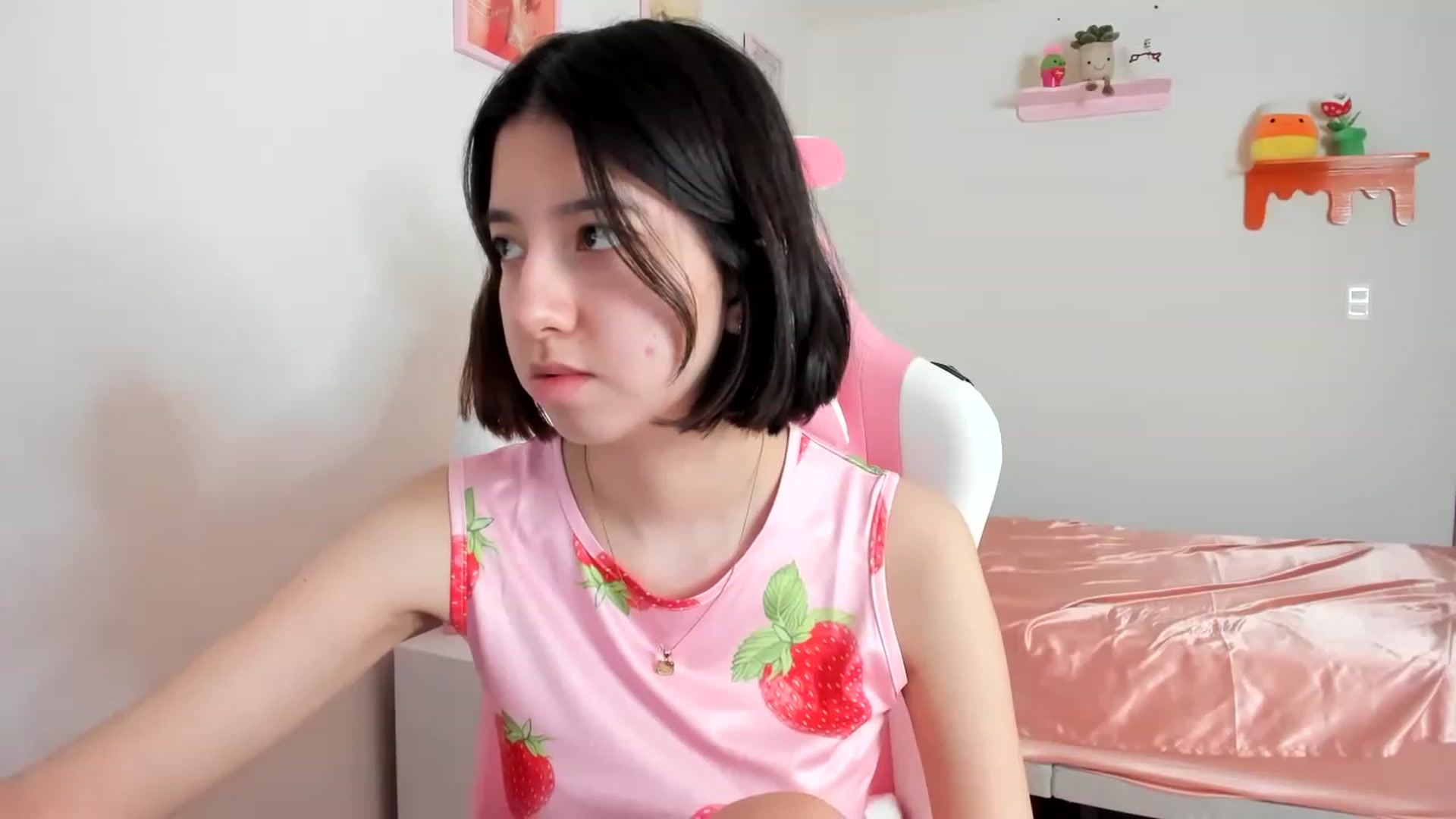 Gallery image thumbnail from Cherrycute666's myfreecams stream on, 04/16/2023, 23:10 image 13 of 20
