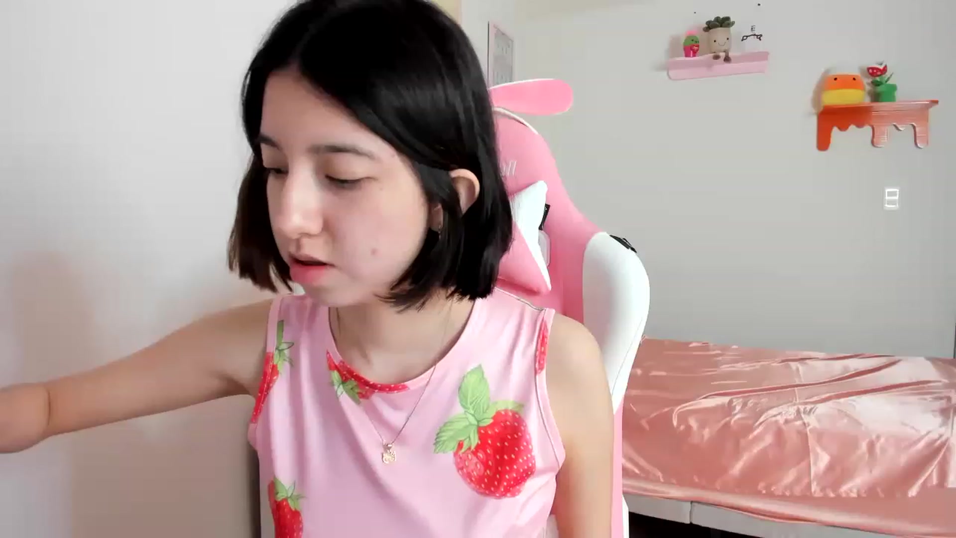 Gallery image thumbnail from Cherrycute666's myfreecams stream on, 04/16/2023, 23:10 image 19 of 20