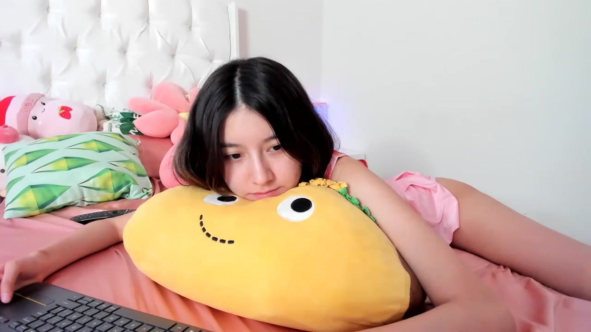 Gallery image thumbnail from Cherrycute666's myfreecams stream on, 04/17/2023, 02:51 image 18 of 20