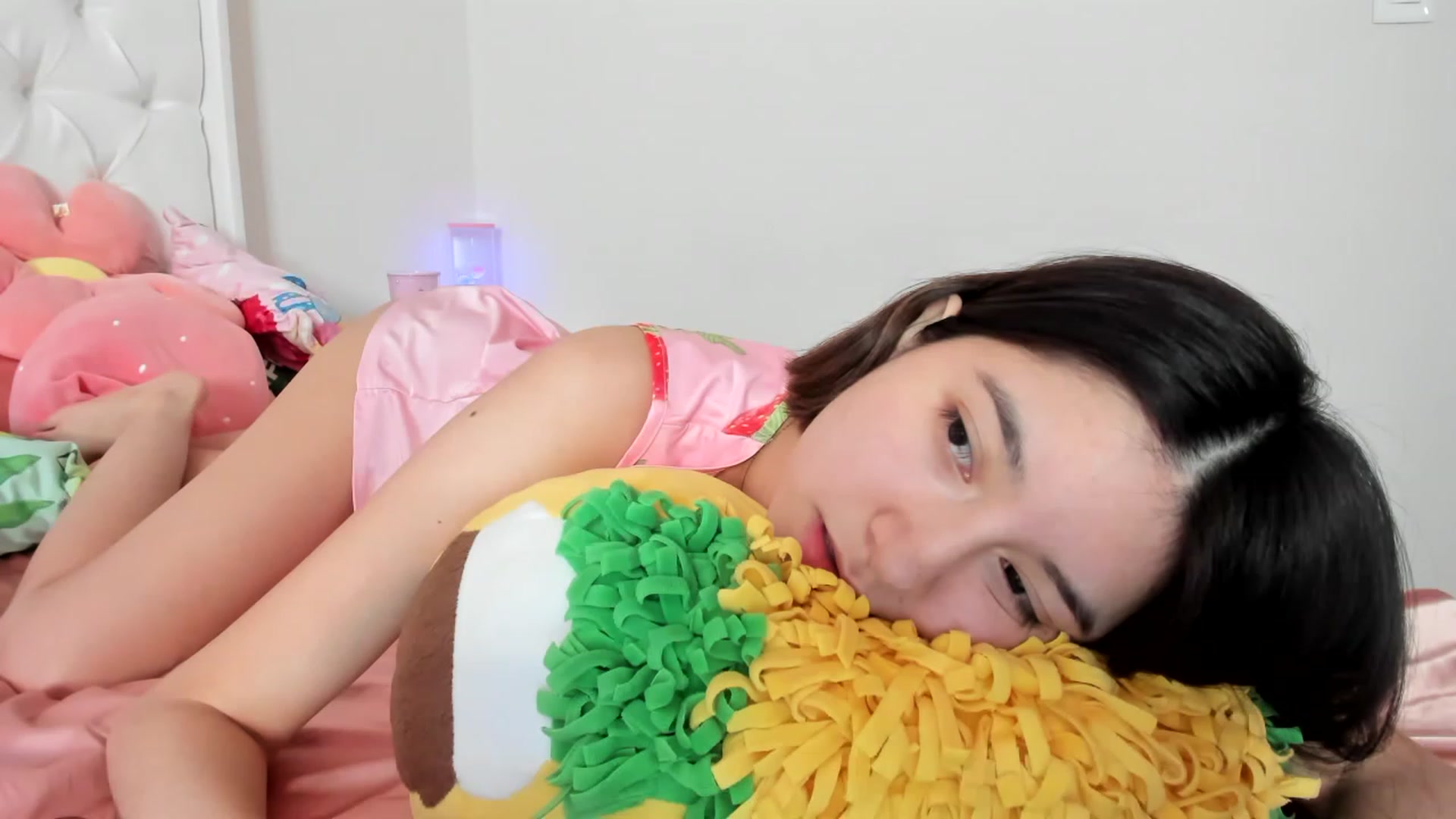 Gallery image thumbnail from Cherrycute666's myfreecams stream on, 04/17/2023, 02:51 image 2 of 20