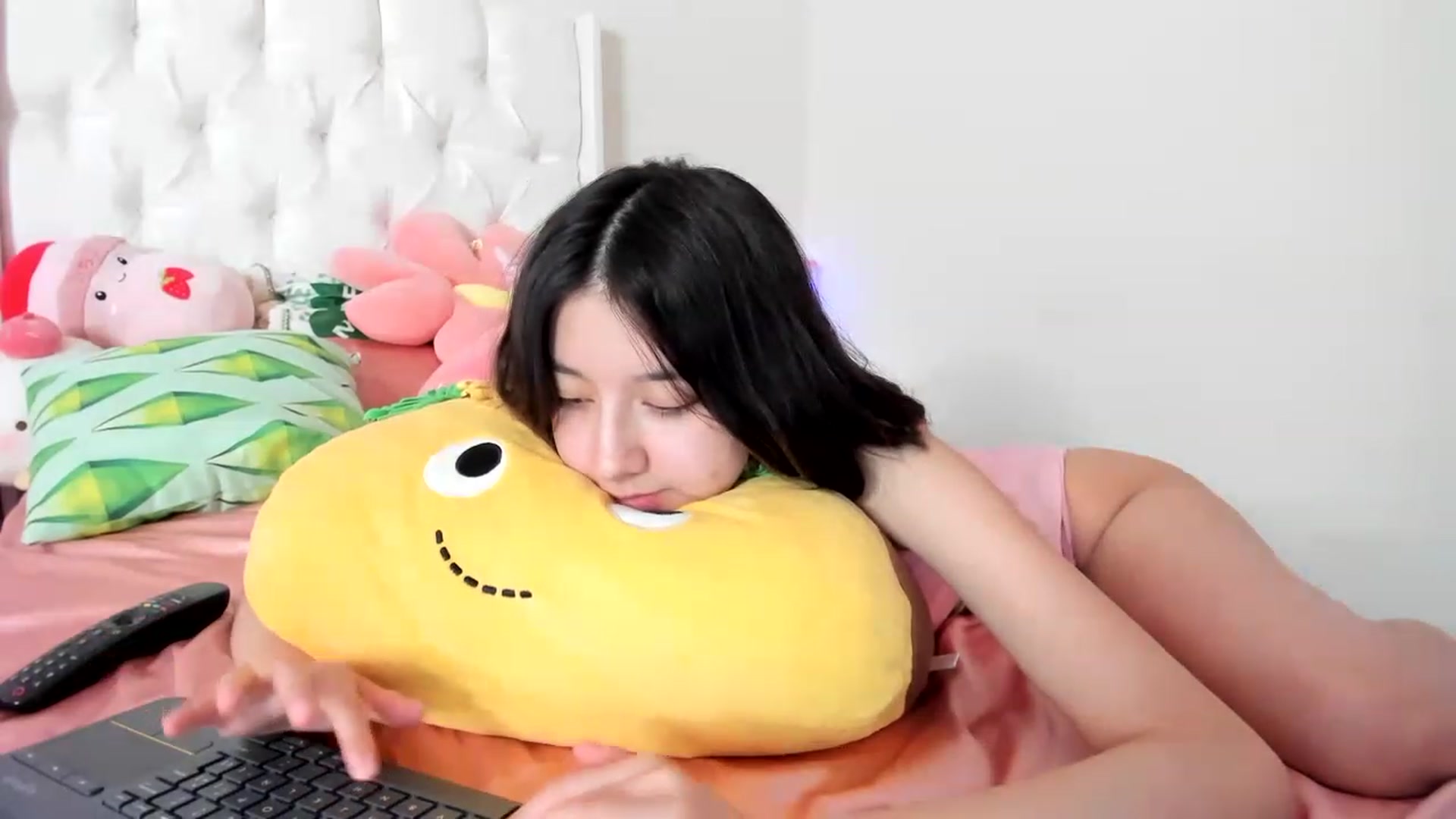 Gallery image thumbnail from Cherrycute666's myfreecams stream on, 04/17/2023, 02:51 image 20 of 20