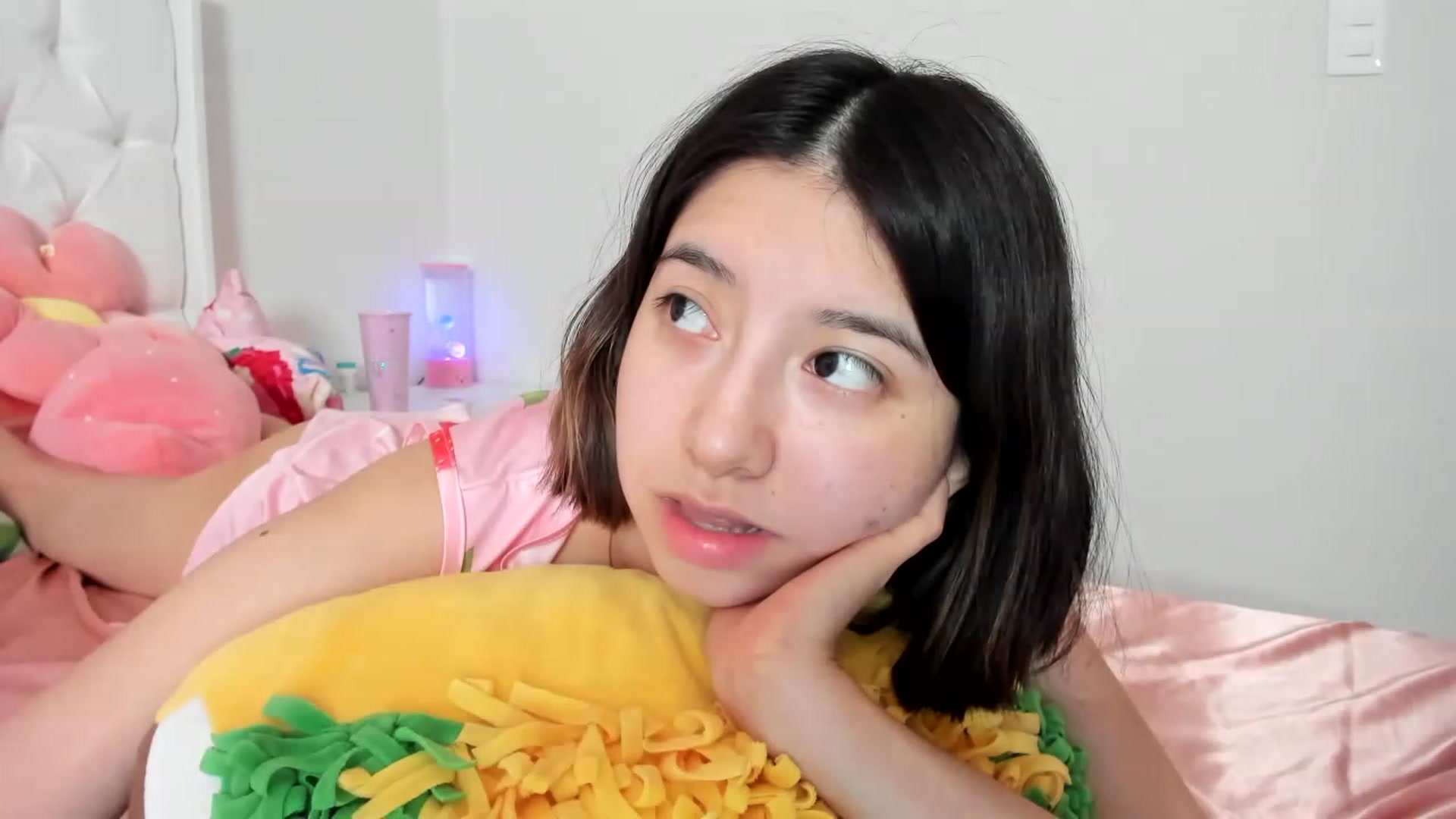 Gallery image thumbnail from Cherrycute666's myfreecams stream on, 04/17/2023, 02:51 image 7 of 20