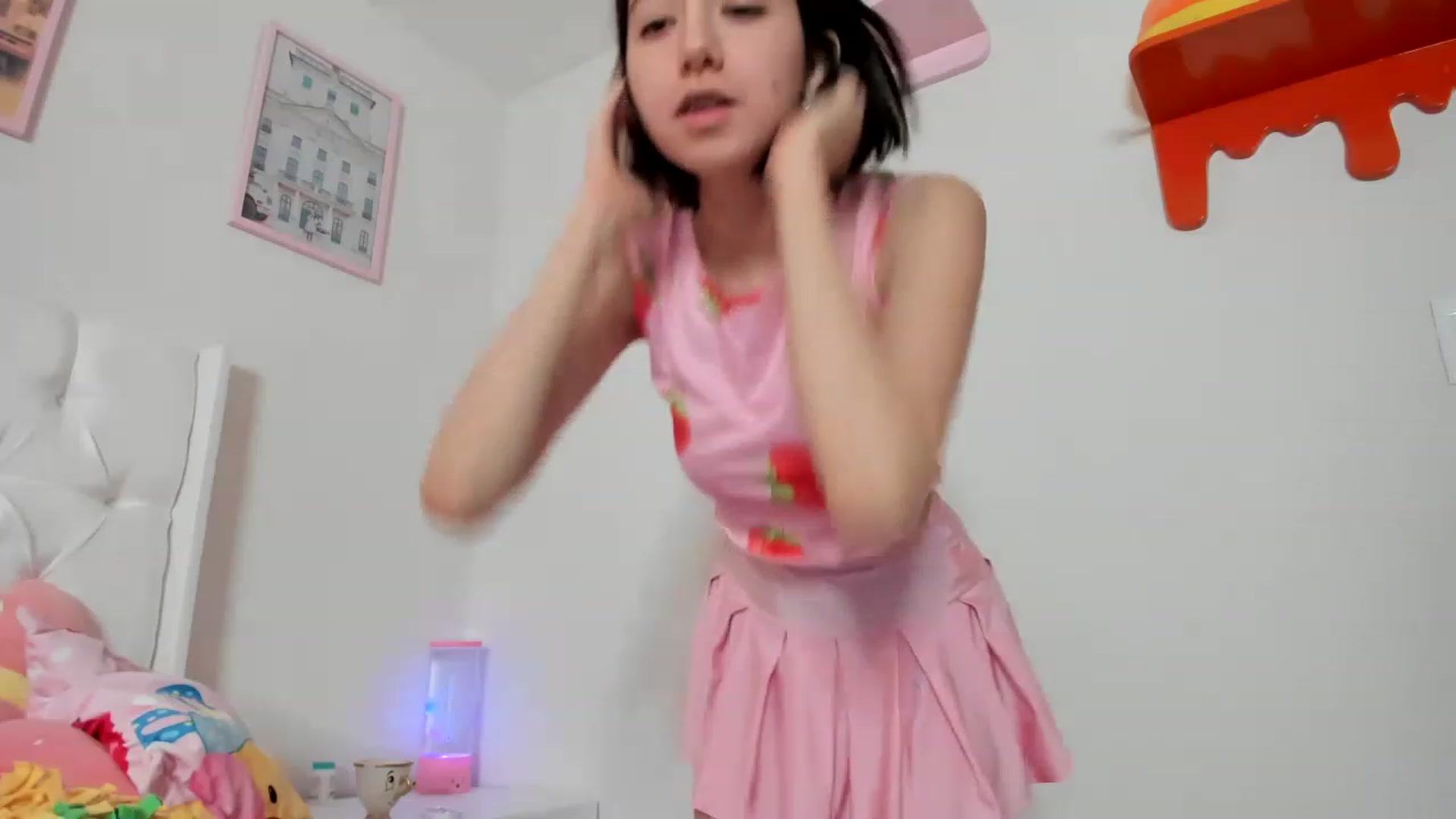 Gallery image thumbnail from Cherrycute666's myfreecams stream on, 04/17/2023, 03:29 image 7 of 20