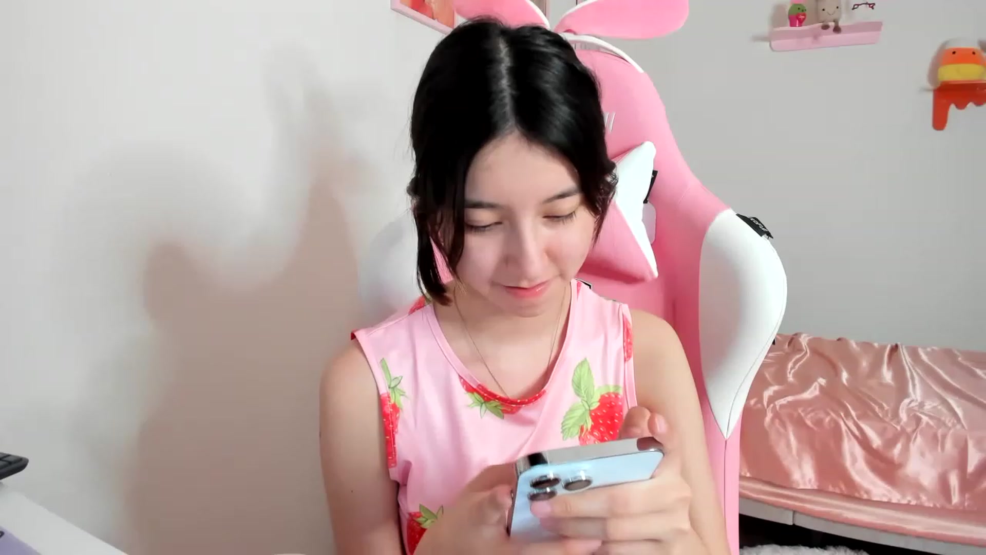 Gallery image thumbnail from Cherrycute666's myfreecams stream on, 04/17/2023, 06:15 image 20 of 20