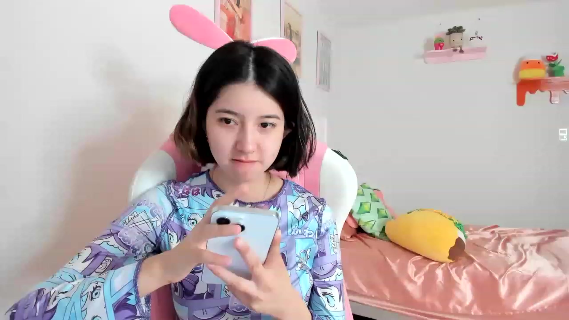 Gallery image thumbnail from Cherrycute666's myfreecams stream on, 04/17/2023, 15:17 image 14 of 20