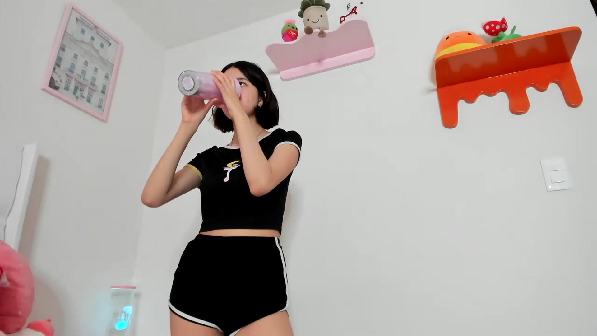 Gallery image thumbnail from Cherrycute666's myfreecams stream on, 04/18/2023, 04:52 image 17 of 20