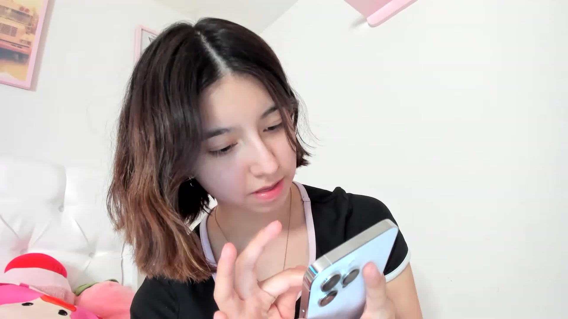 Gallery image thumbnail from Cherrycute666's myfreecams stream on, 04/18/2023, 04:52 image 7 of 20