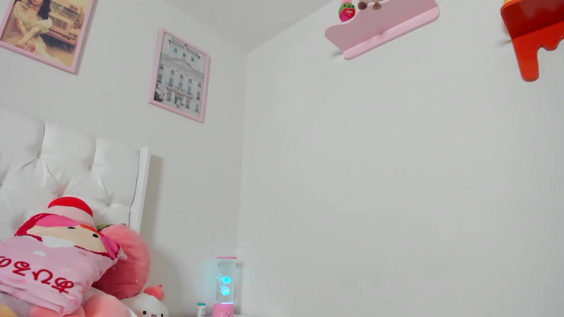 Gallery image thumbnail from Cherrycute666's myfreecams stream on, 04/18/2023, 04:52 image 5 of 20