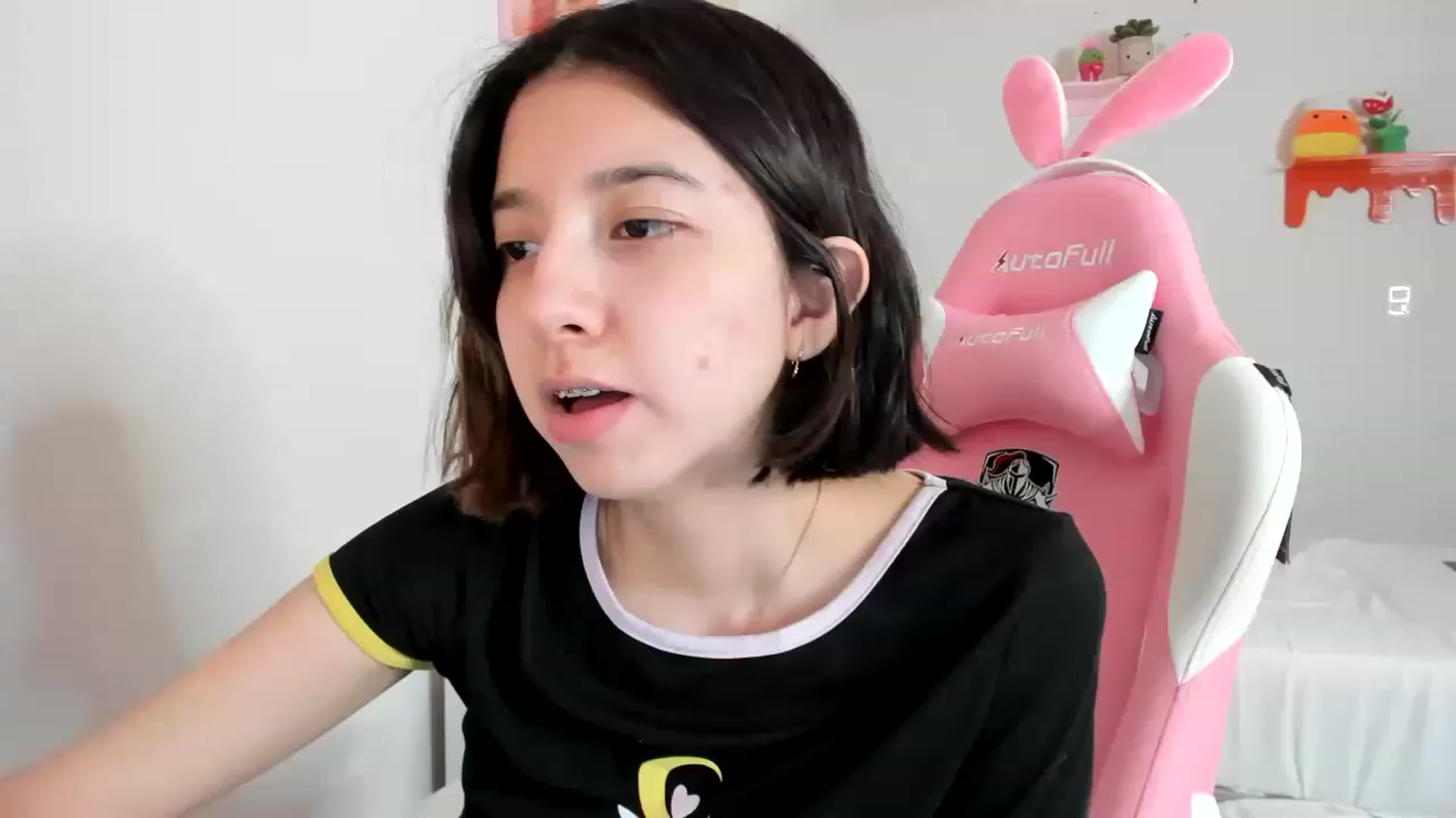 Gallery image thumbnail from Cherrycute666's myfreecams stream on, 04/18/2023, 07:35 image 11 of 20