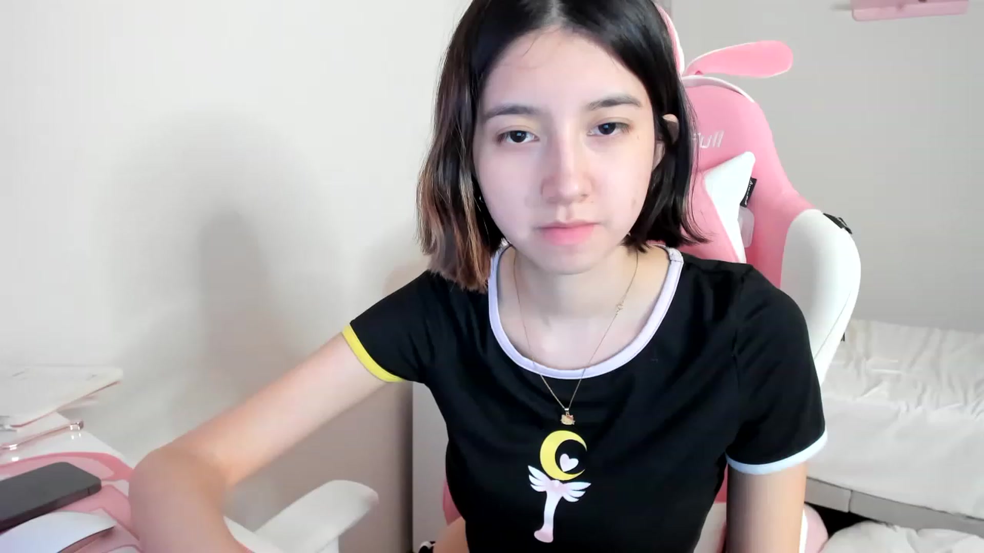 Gallery image thumbnail from Cherrycute666's myfreecams stream on, 04/18/2023, 09:52 image 10 of 20