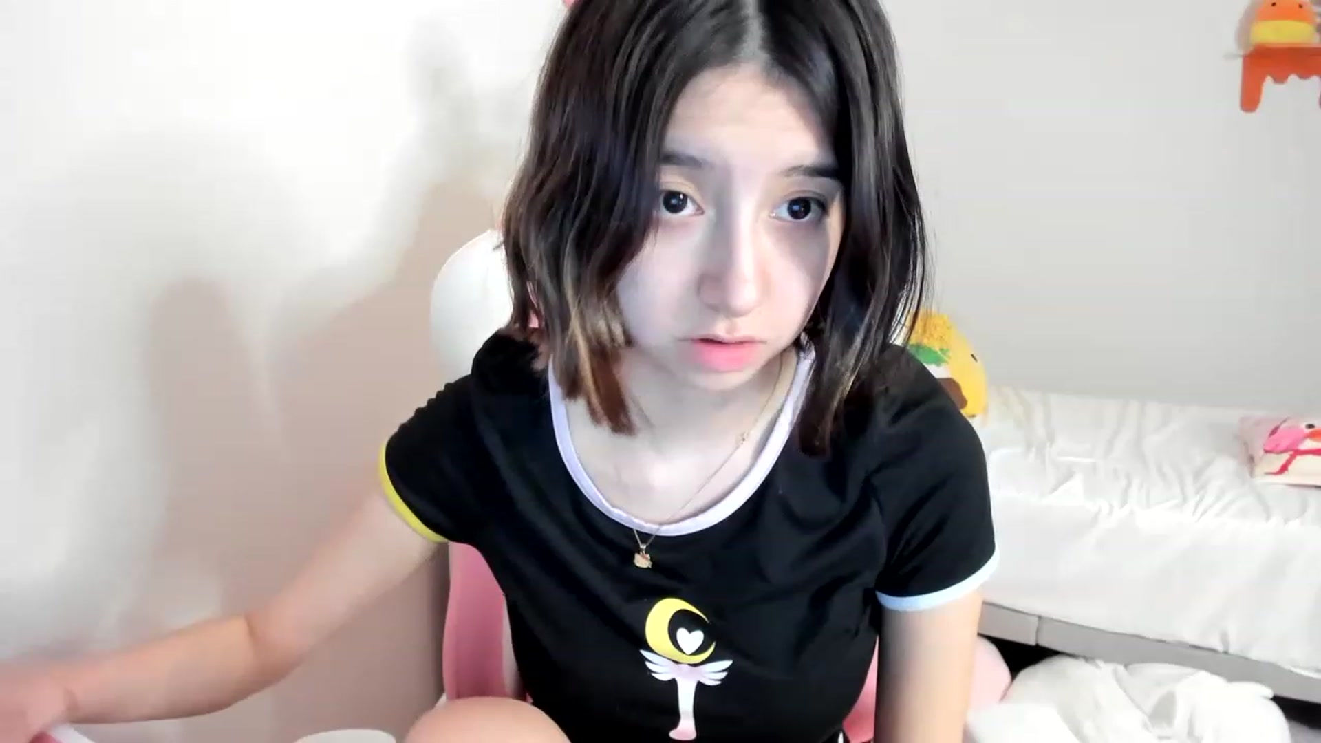 Gallery image thumbnail from Cherrycute666's myfreecams stream on, 04/18/2023, 09:52 image 2 of 20