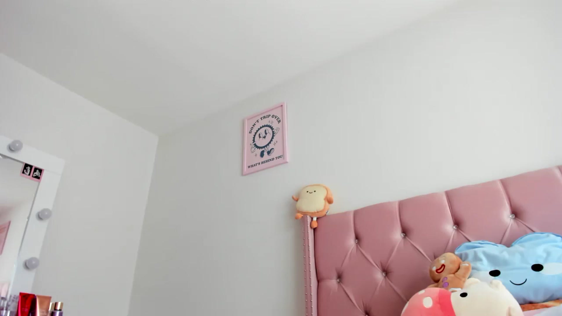 Gallery image thumbnail from Cherrycute666's myfreecams stream on, 04/18/2023, 20:50 image 17 of 20