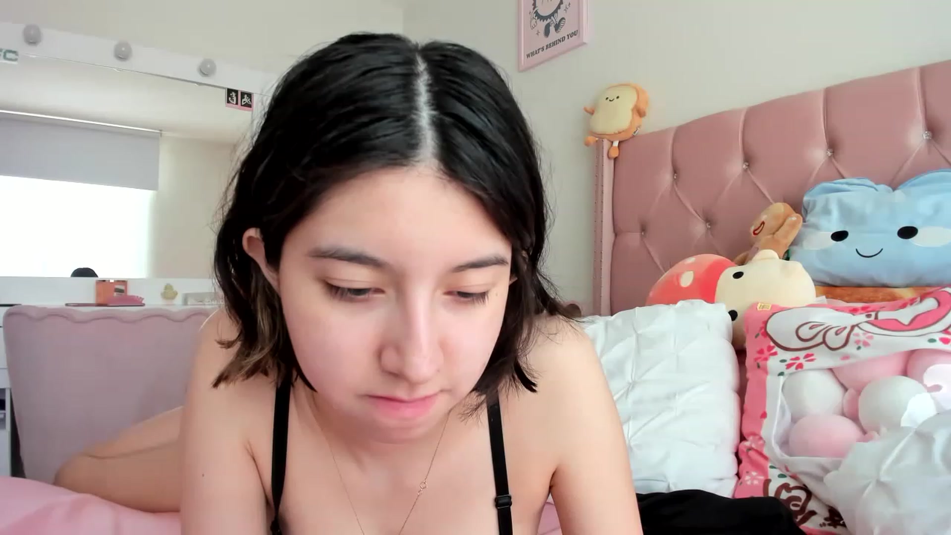 Gallery image thumbnail from Cherrycute666's myfreecams stream on, 04/18/2023, 20:50 image 20 of 20
