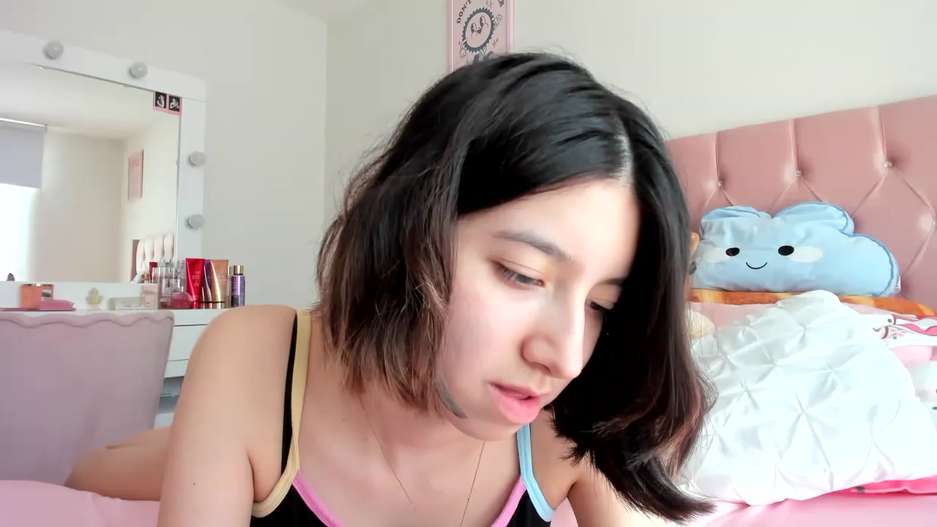 Gallery image thumbnail from Cherrycute666's myfreecams stream on, 04/18/2023, 23:03 image 9 of 20