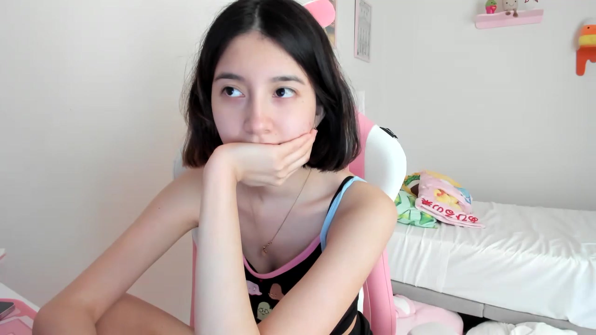 Gallery image thumbnail from Cherrycute666's myfreecams stream on, 04/18/2023, 23:03 image 16 of 20